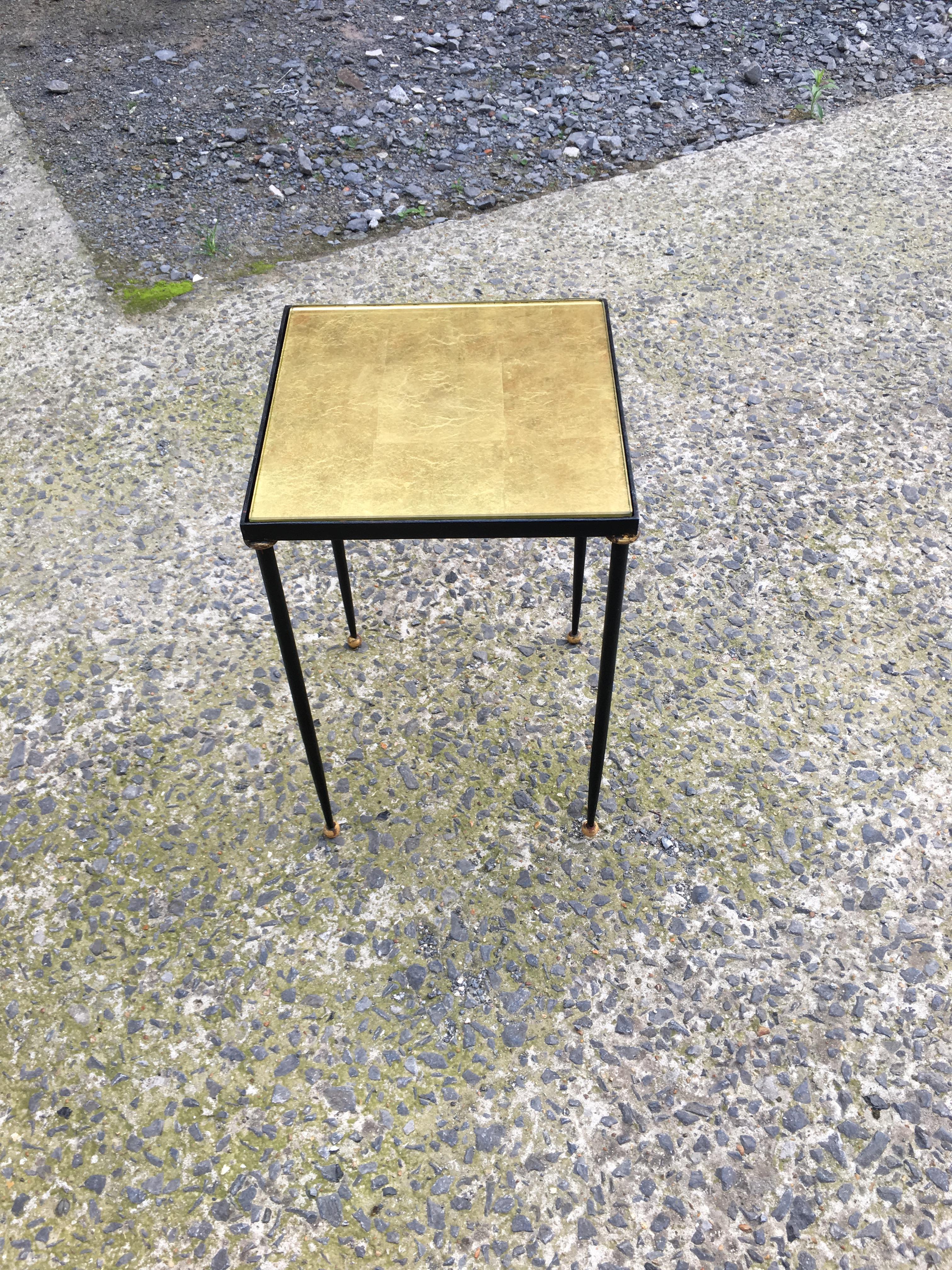 René Prou, Elegant Side Table in Lacquered and Gilded Metal, circa 1940 In Good Condition In Saint-Ouen, FR