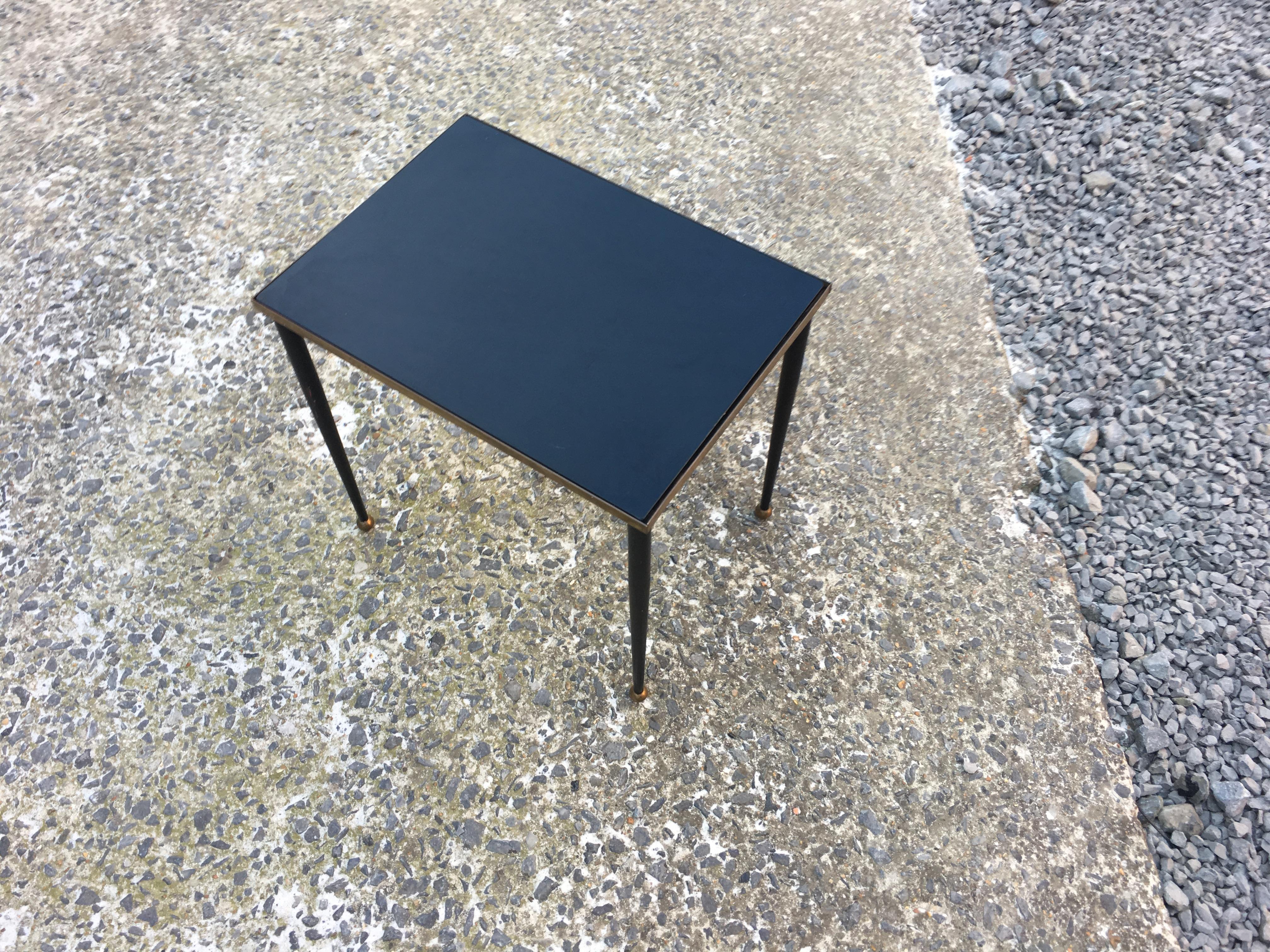 French René Prou 'Style' Elegant Side Table in Lacquered and Gilded Metal, circa 1940 For Sale