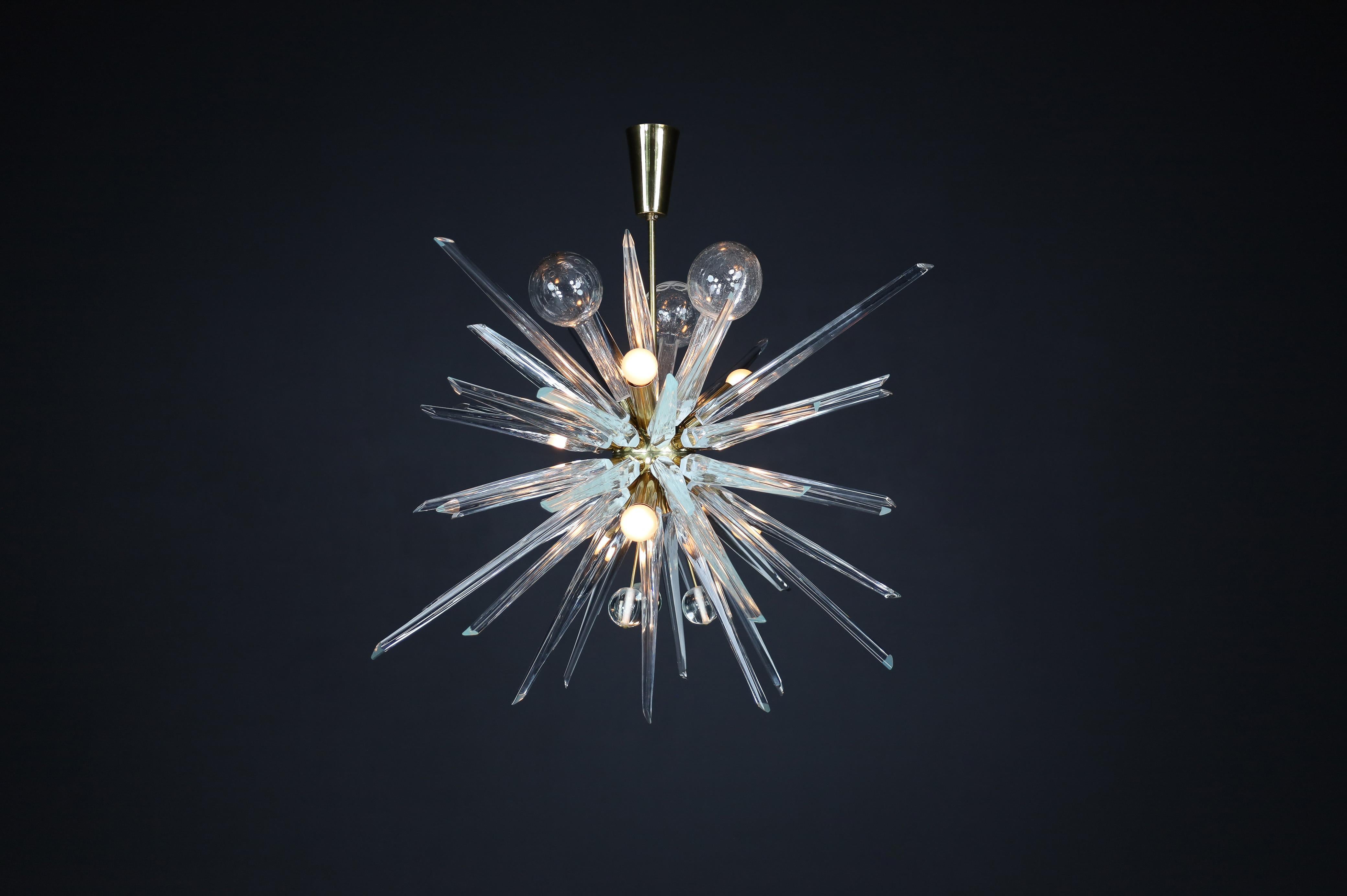 René Roubíček Brass Sputnik Chandelier Designed in the Czech Republic 1960s 7