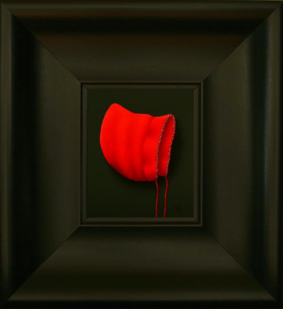 Zeitgenössisches, feines, realistisches Stillleben mit roter Kapuze, „Red Cap“ – Painting von René Smoorenburg 