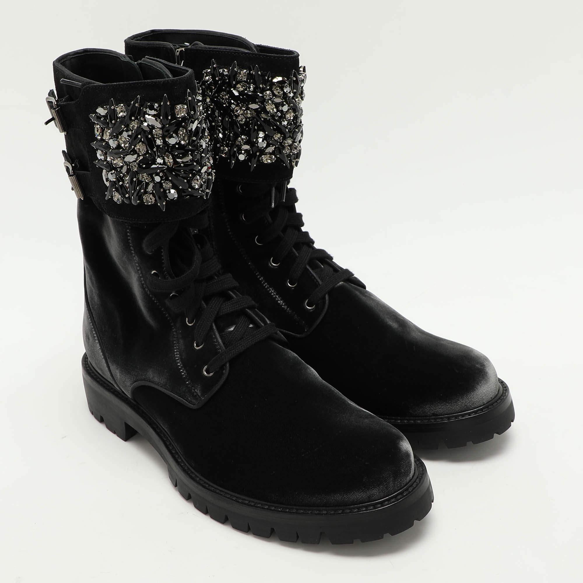 René Caovilla Botines de terciopelo negro con adornos Talla 38 en Nuevo estado para la venta en Dubai, Al Qouz 2