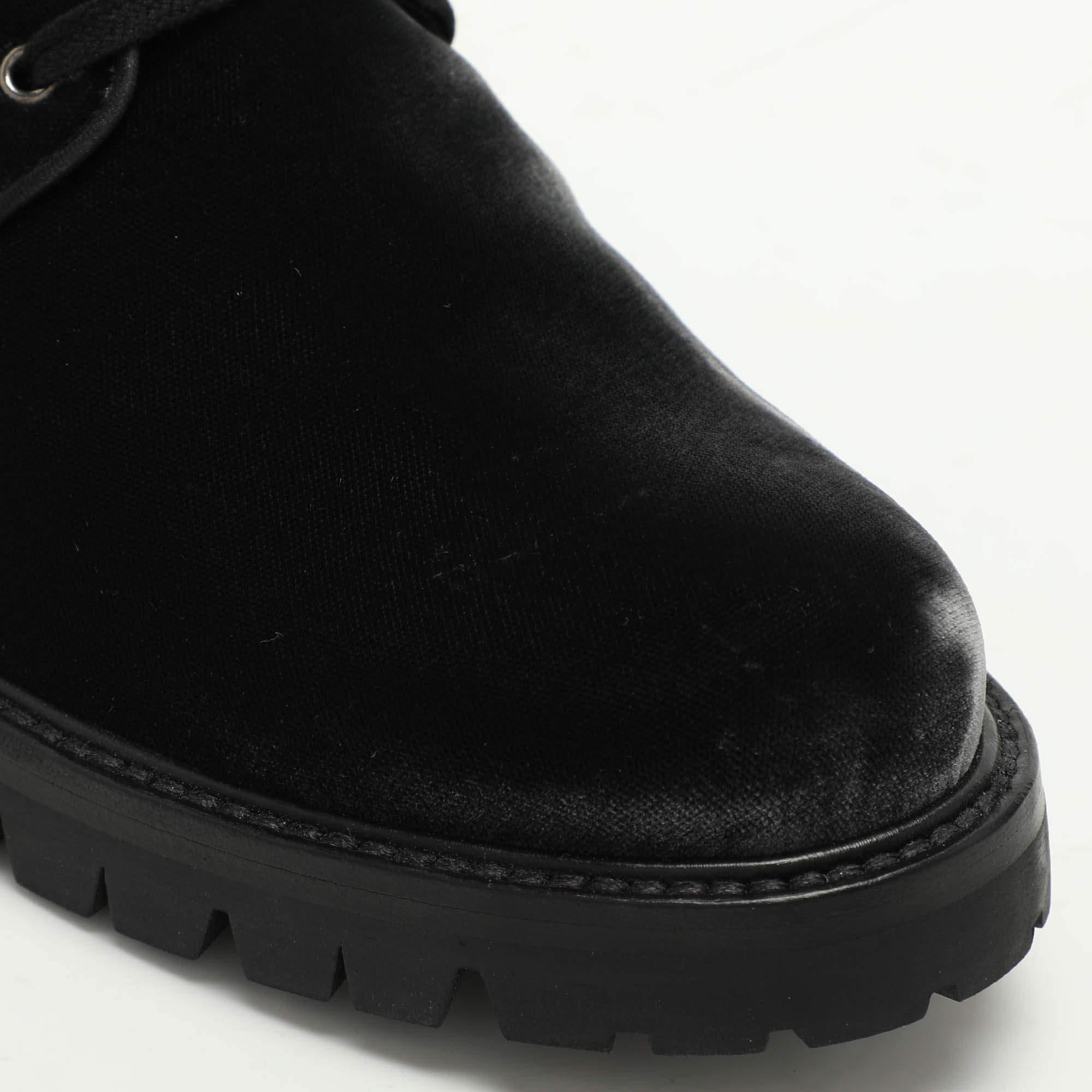 René Caovilla Botines de terciopelo negro con adornos Talla 38 en venta 2