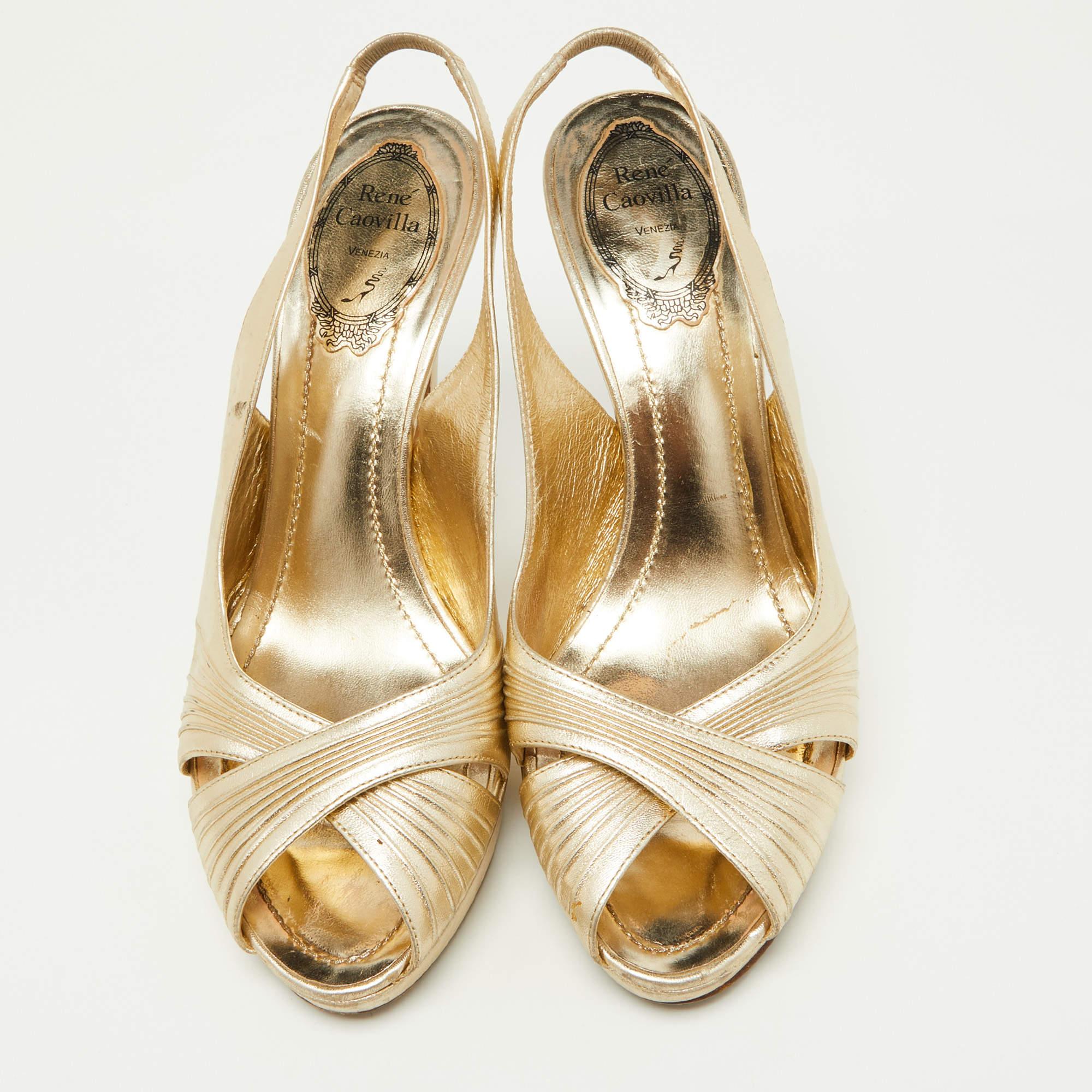 René Caovilla Gold Pleated Leather Cross Strap Slingback Sandals Size 39 In Fair Condition For Sale In Dubai, Al Qouz 2