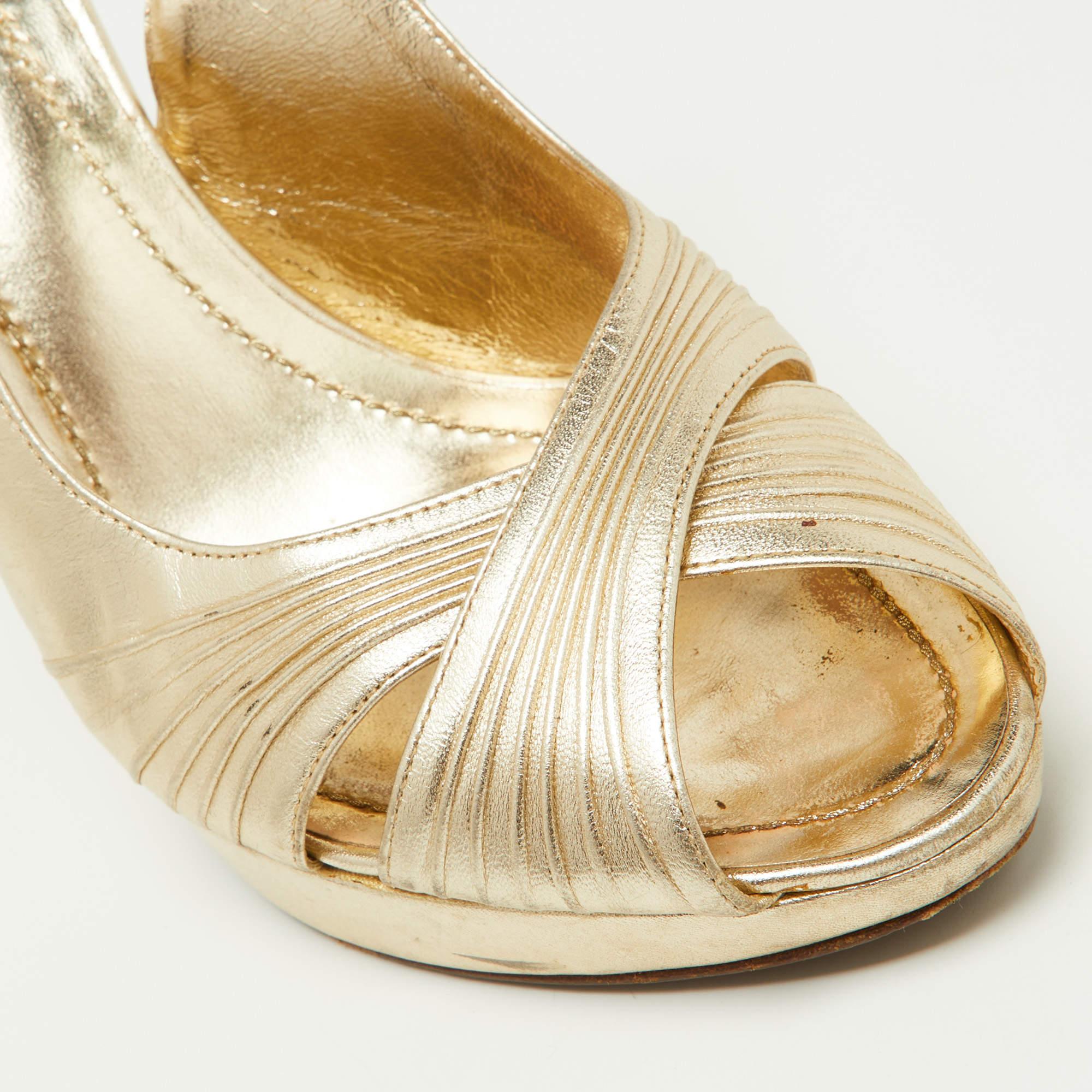 René Caovilla Gold Pleated Leather Cross Strap Slingback Sandals Size 39 For Sale 3
