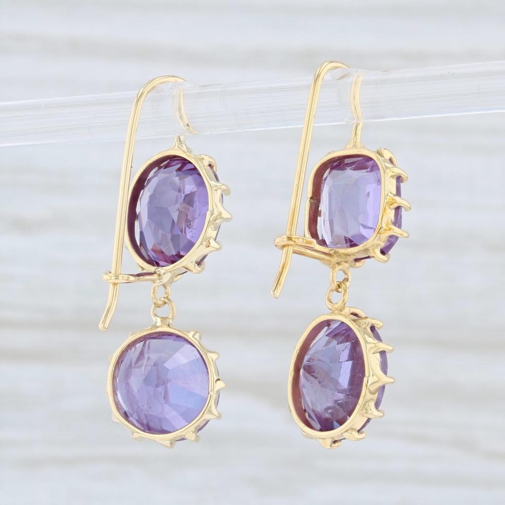 Renee Lewis Synthetic Purple Sapphire Earrings 18k Yellow Gold Dangle Drops In Good Condition For Sale In McLeansville, NC