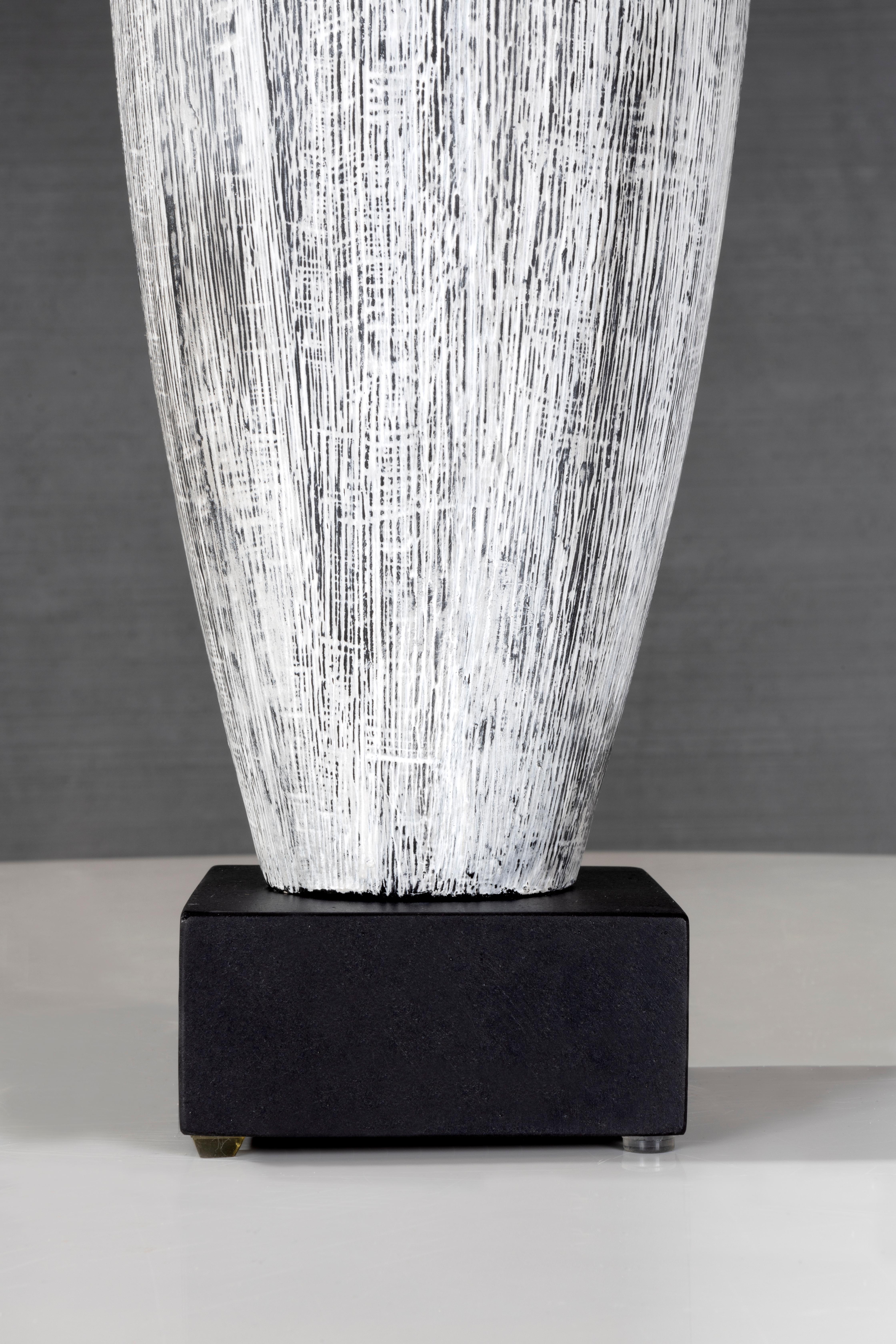 Organic Modern Reng, Ceramic Textured Table Lamp