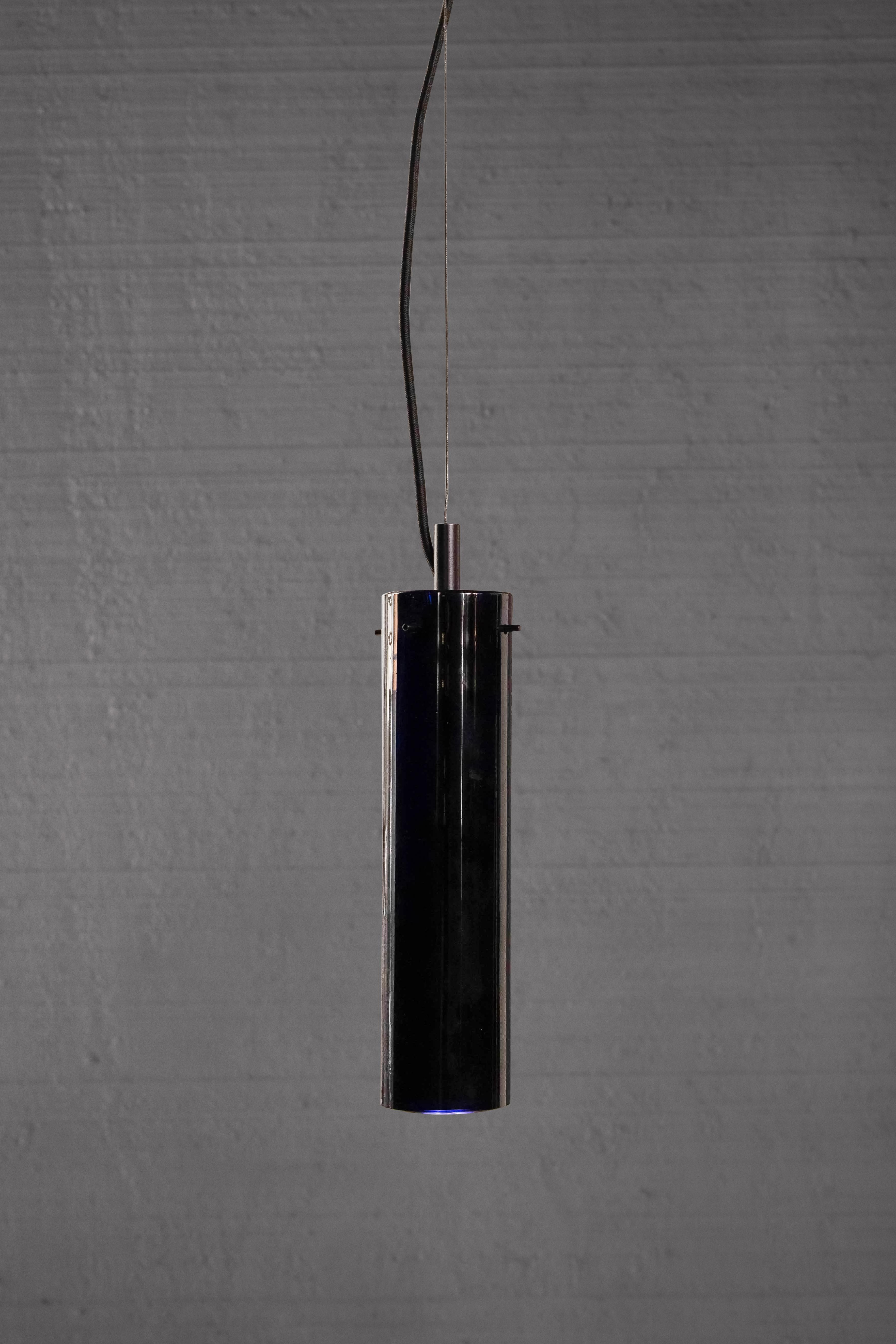 The Keta pendant, hand-craft crystal available in black and cobalt. Black cloth cord cable.

LED Illumination

Handcrafted in Italy.