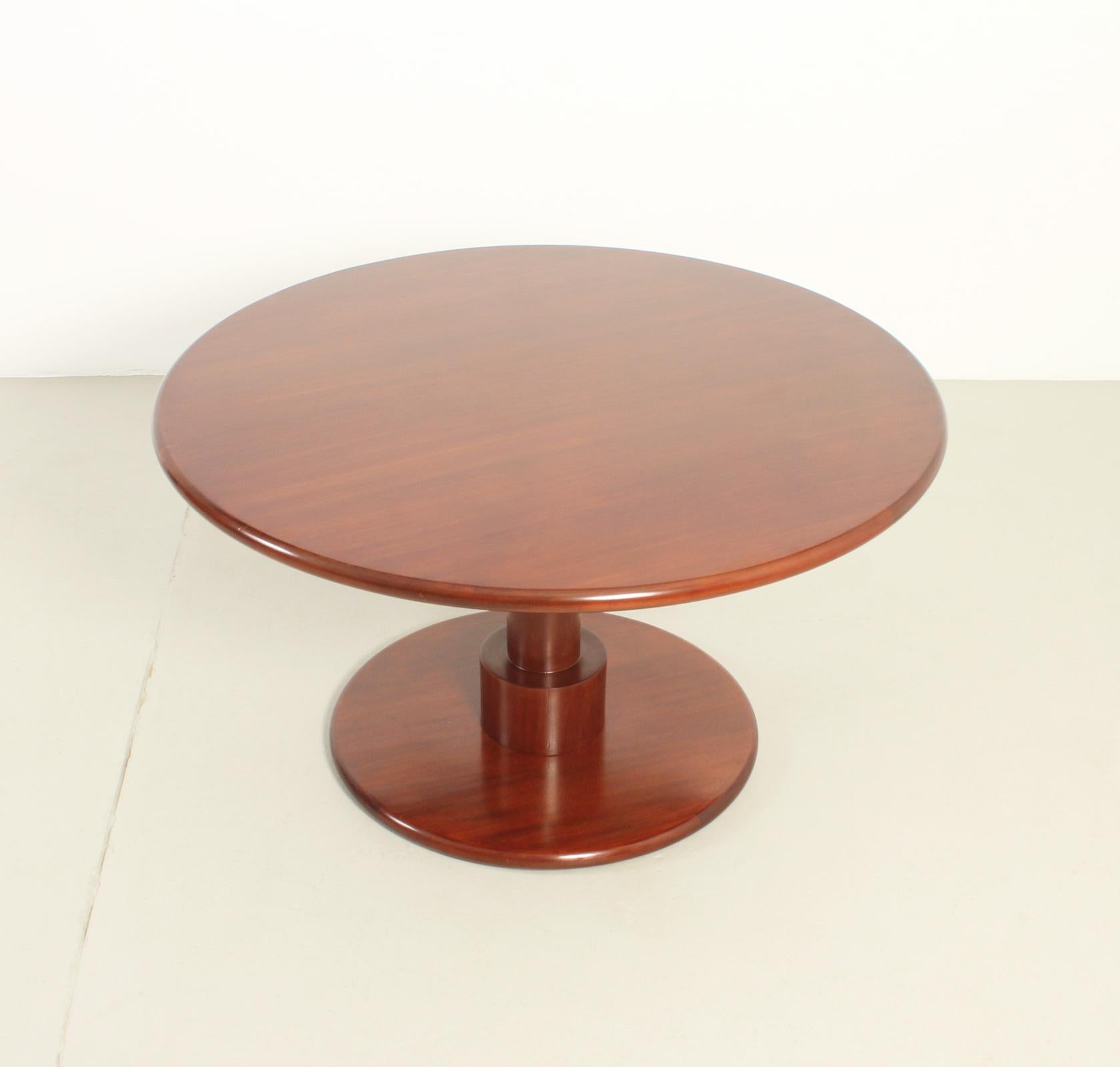 Reno Dining Table by Correa and Milá, 1961 For Sale 3