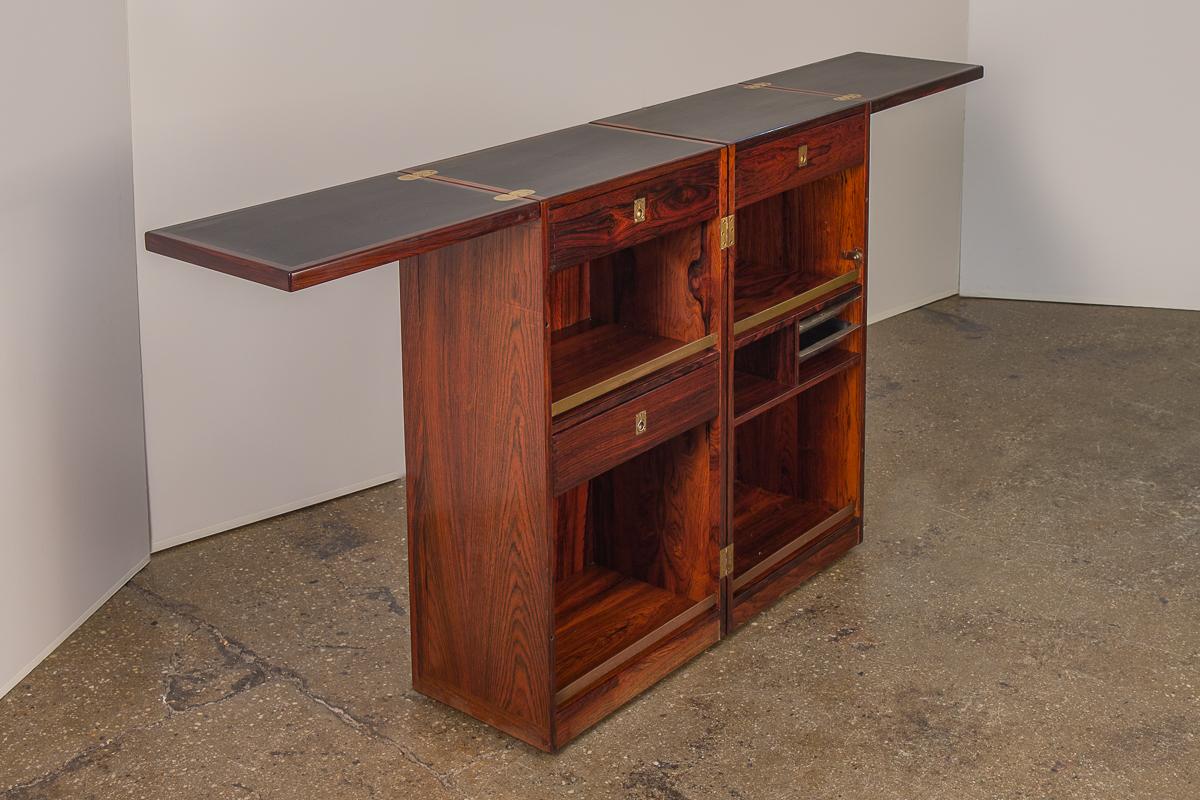 Reno Wahl Iversen Rosewood Folding Dry Bar for Dyrlund In Excellent Condition In Brooklyn, NY