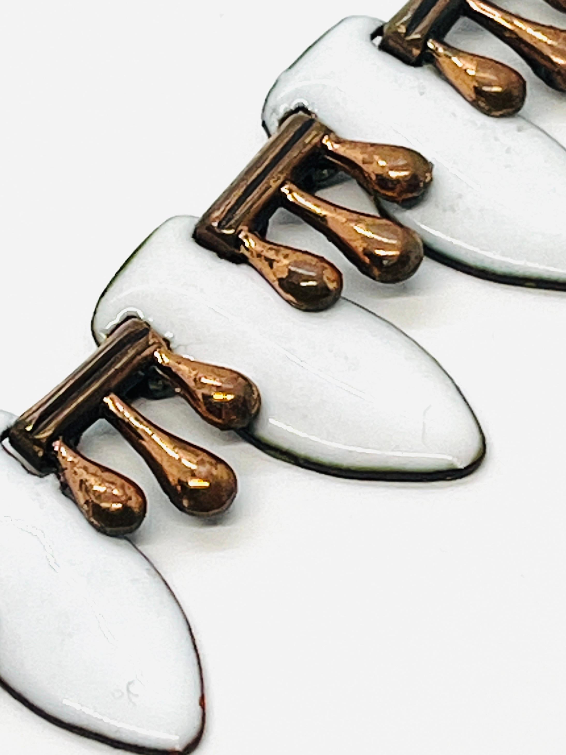 Renoir Arts and Crafts Copper and White Enamel Necklace, 1950s In Fair Condition For Sale In Lynnwood, WA