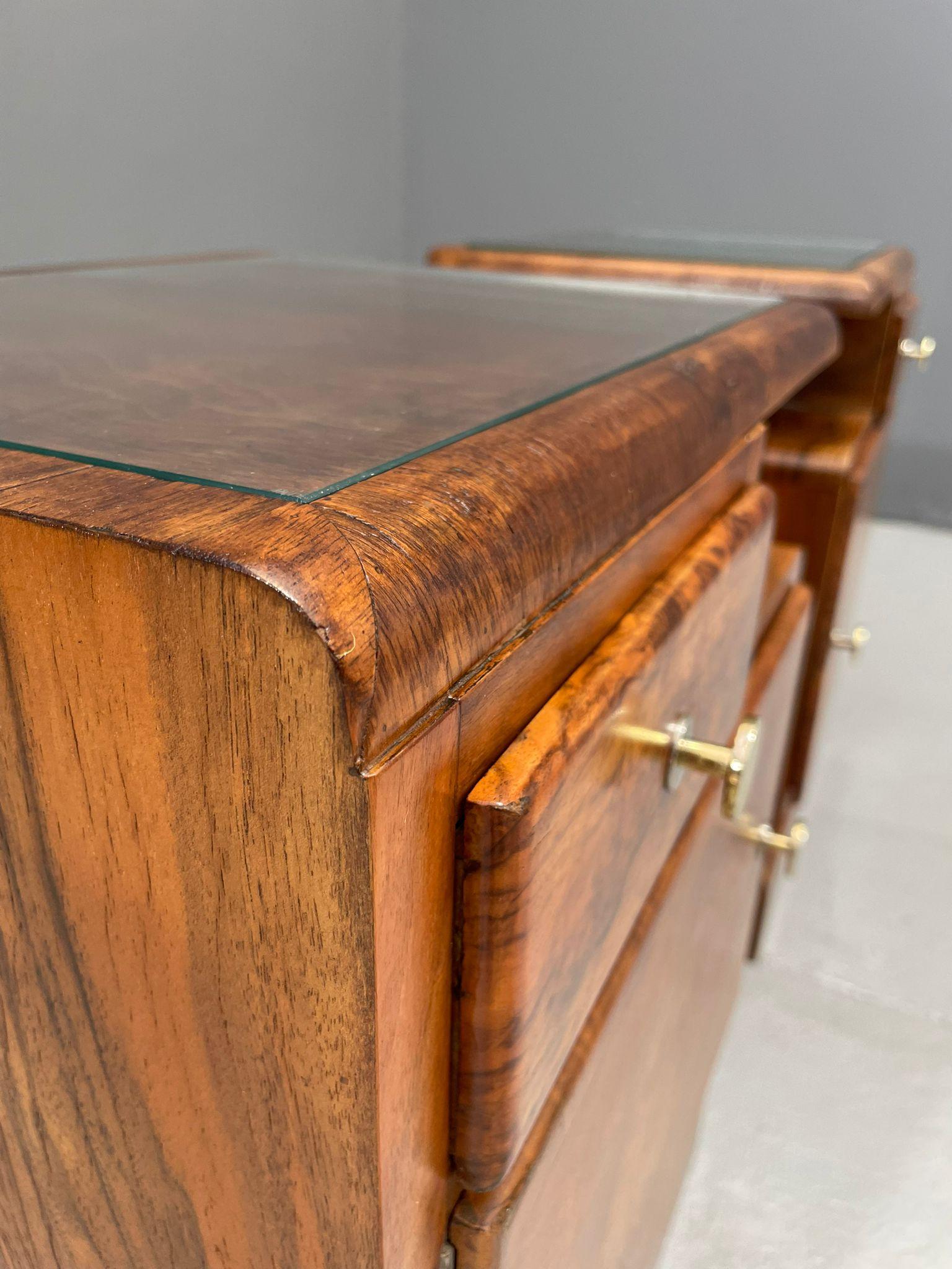 Renovated 1930s Art Deco Bedside Tables – Vintage Czechoslovak Nightstands en vente 4