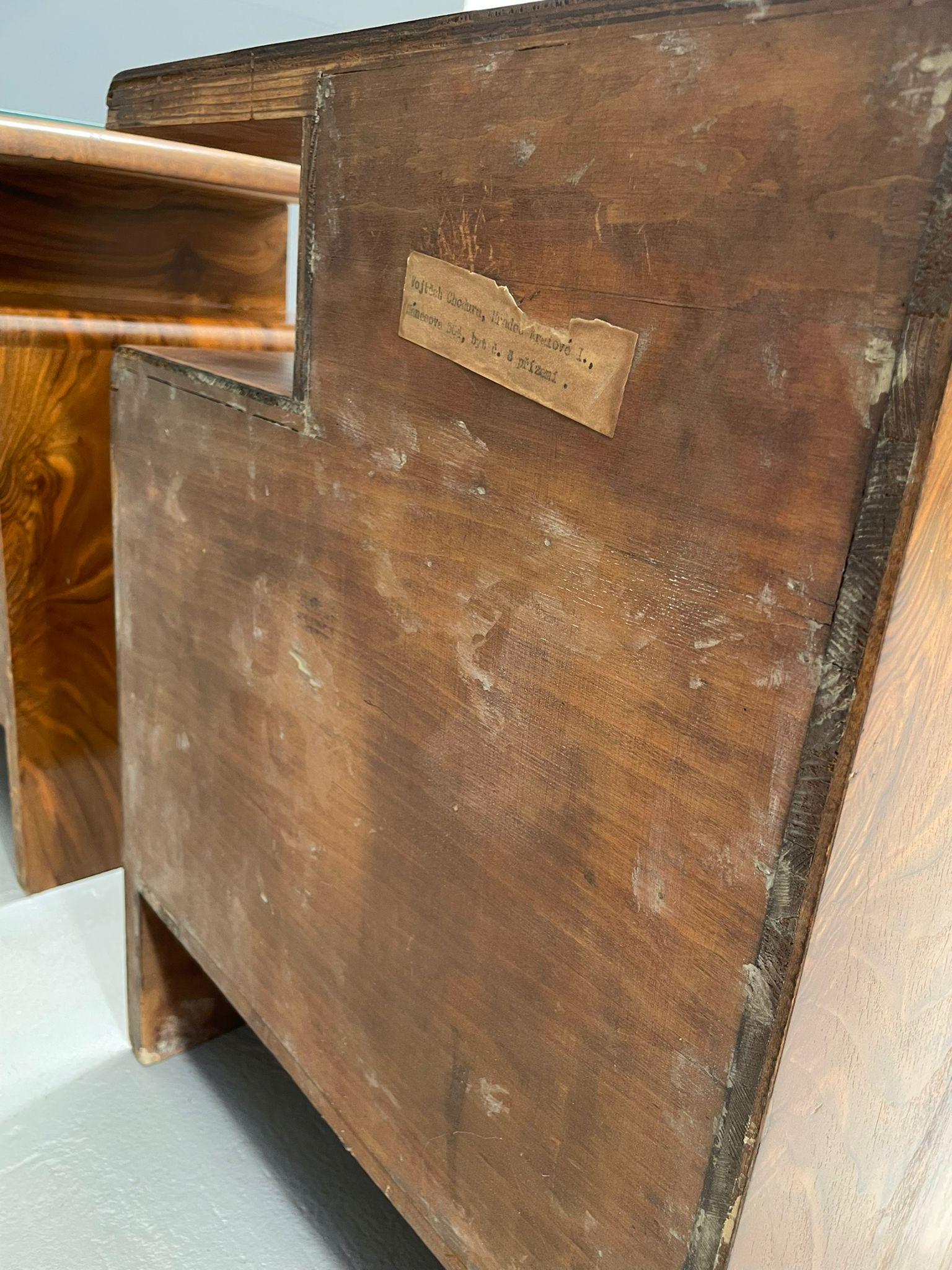 Renovated 1930s Art Deco Bedside Tables – Vintage Czechoslovak Nightstands en vente 6