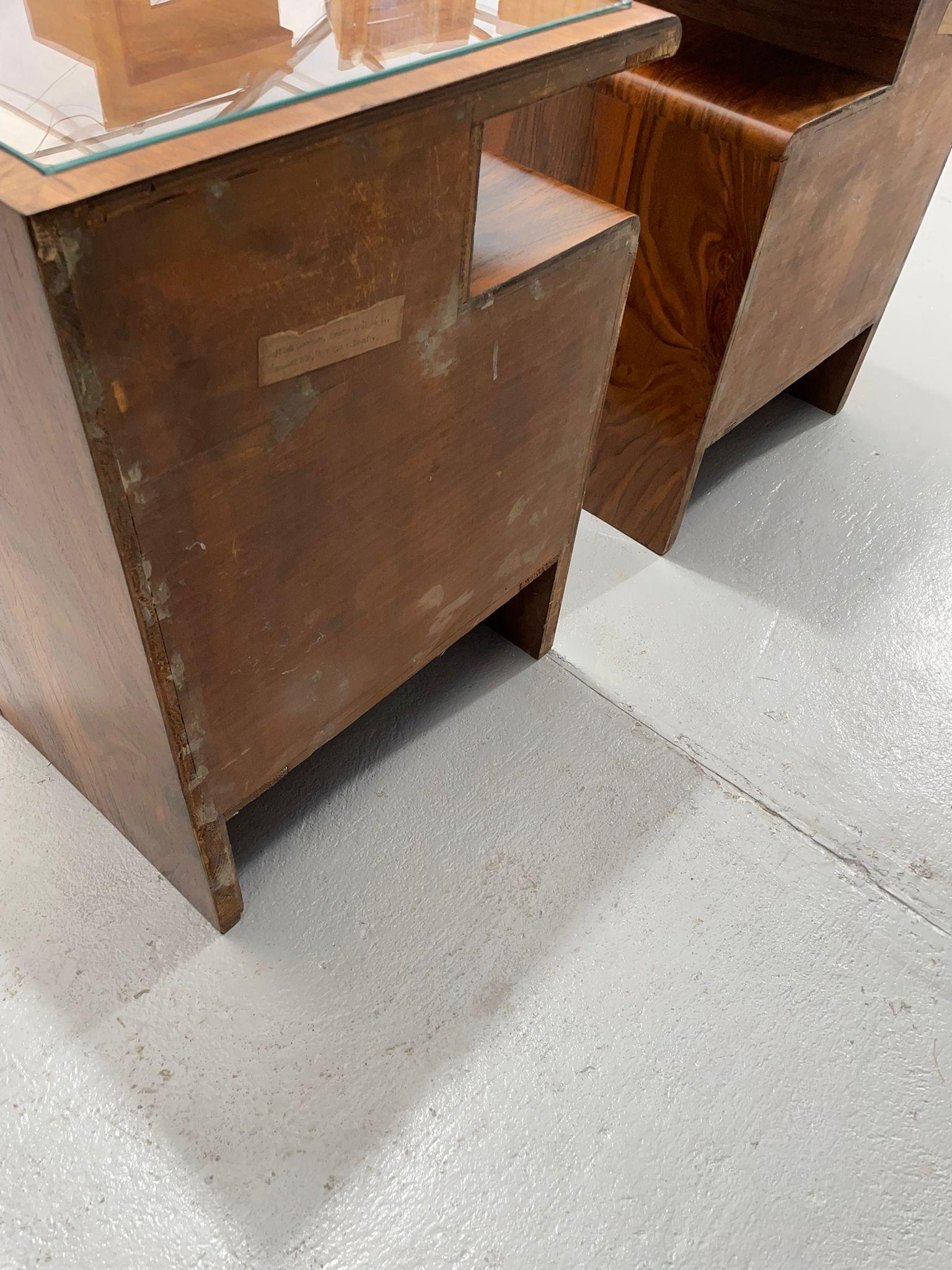Renovated 1930s Art Deco Bedside Tables – Vintage Czechoslovak Nightstands en vente 7
