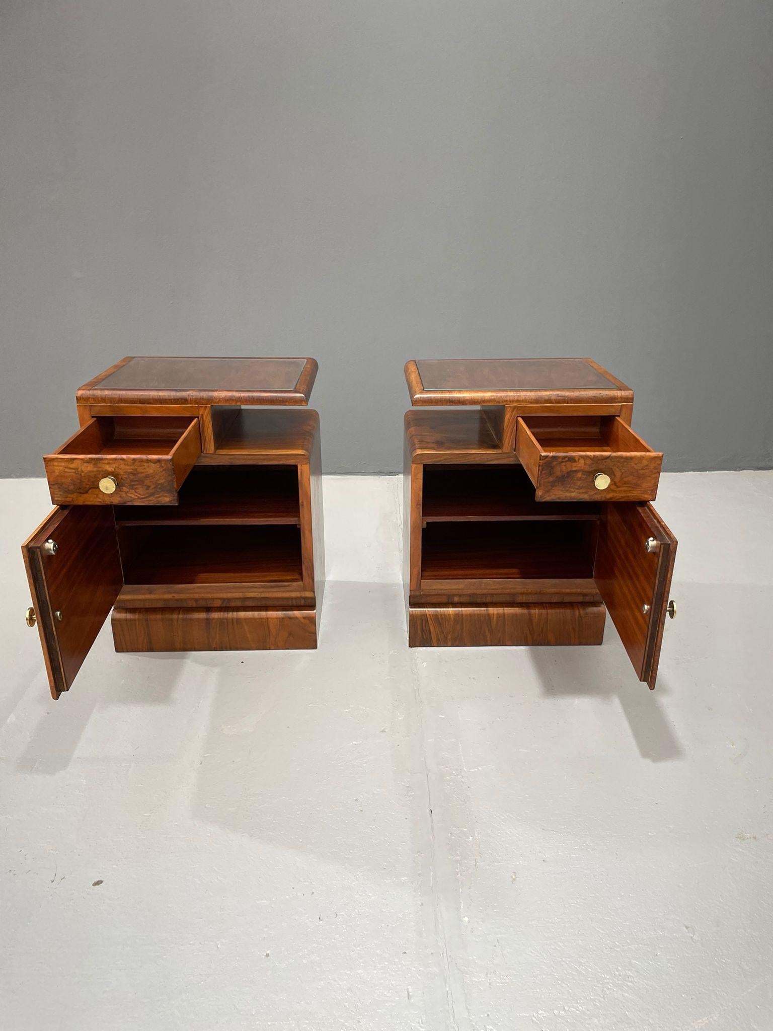 Mid-Century Modern Renovated 1930s Art Deco Bedside Tables – Vintage Czechoslovak Nightstands en vente