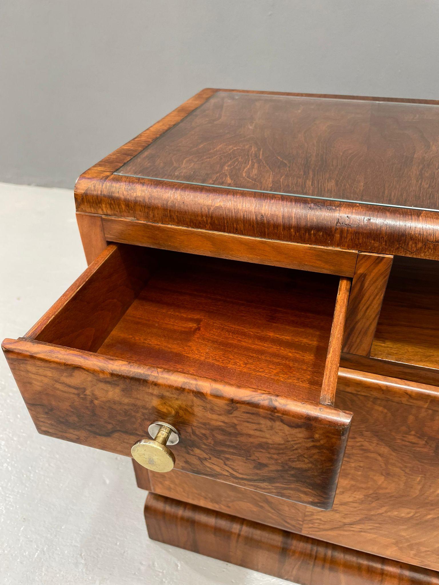 20ième siècle Renovated 1930s Art Deco Bedside Tables – Vintage Czechoslovak Nightstands en vente