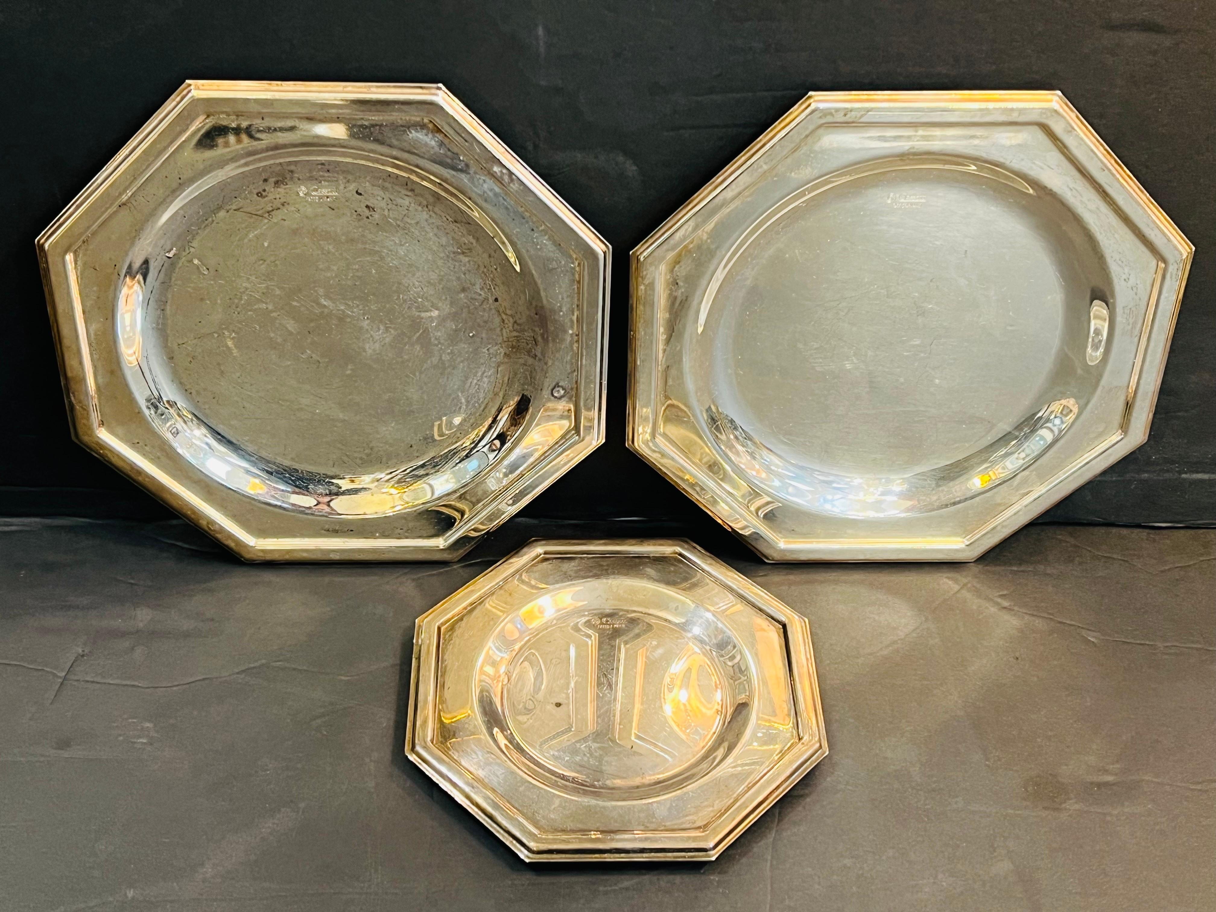 Hand-Crafted Renzo Cassetti Italian Mcm Silver Plate Set of Three Vintage Octagonal Platters For Sale