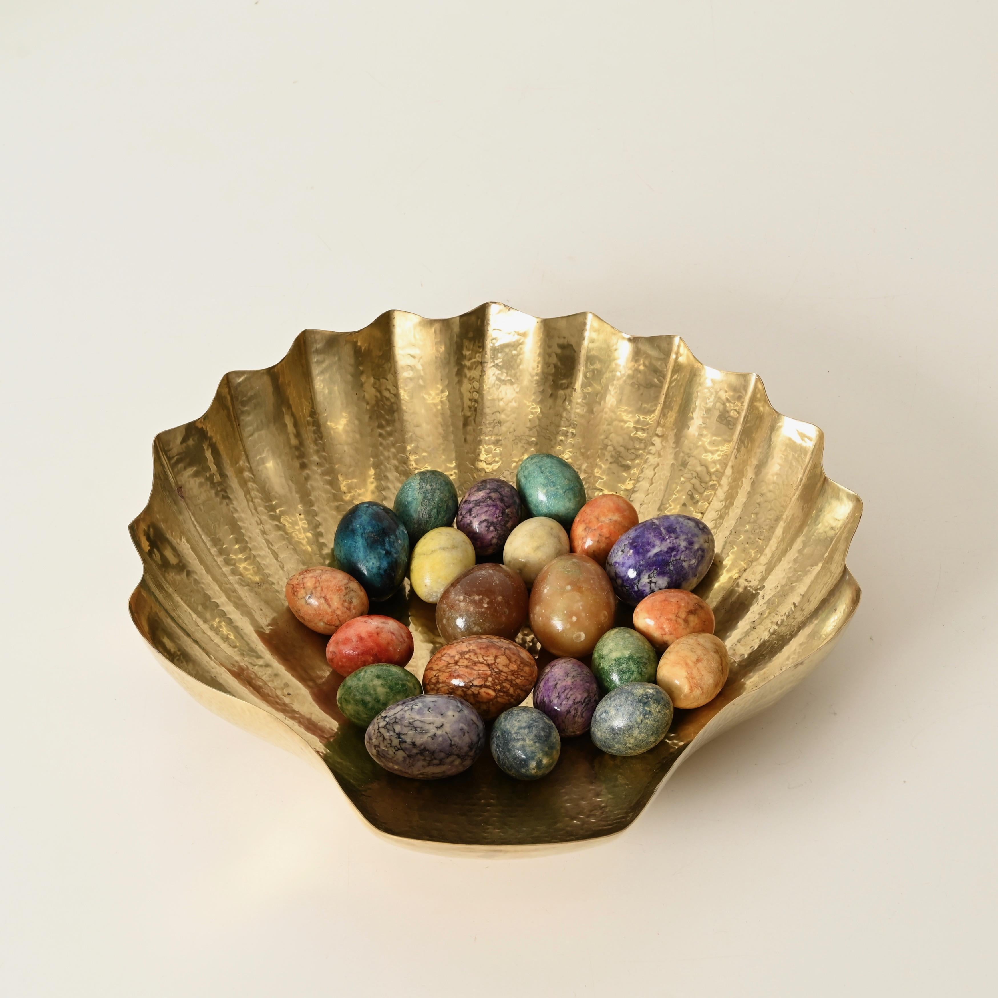 Renzo Cassetti Große muschelförmige Schale aus handgehämmertem Messing, Italien, 1970er Jahre im Angebot 7