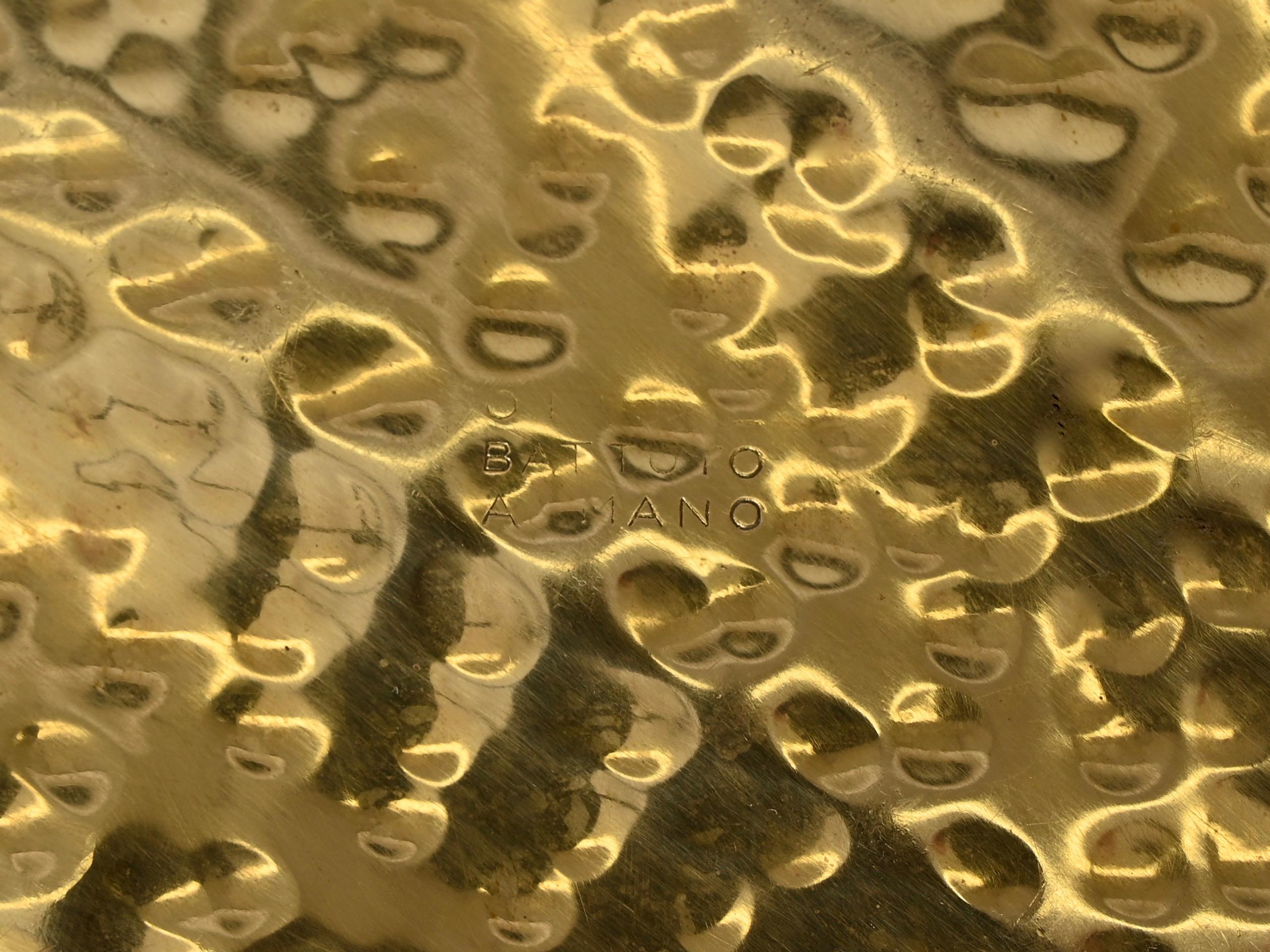 Renzo Cassetti Große muschelförmige Schale aus handgehämmertem Messing, Italien, 1970er Jahre im Angebot 2