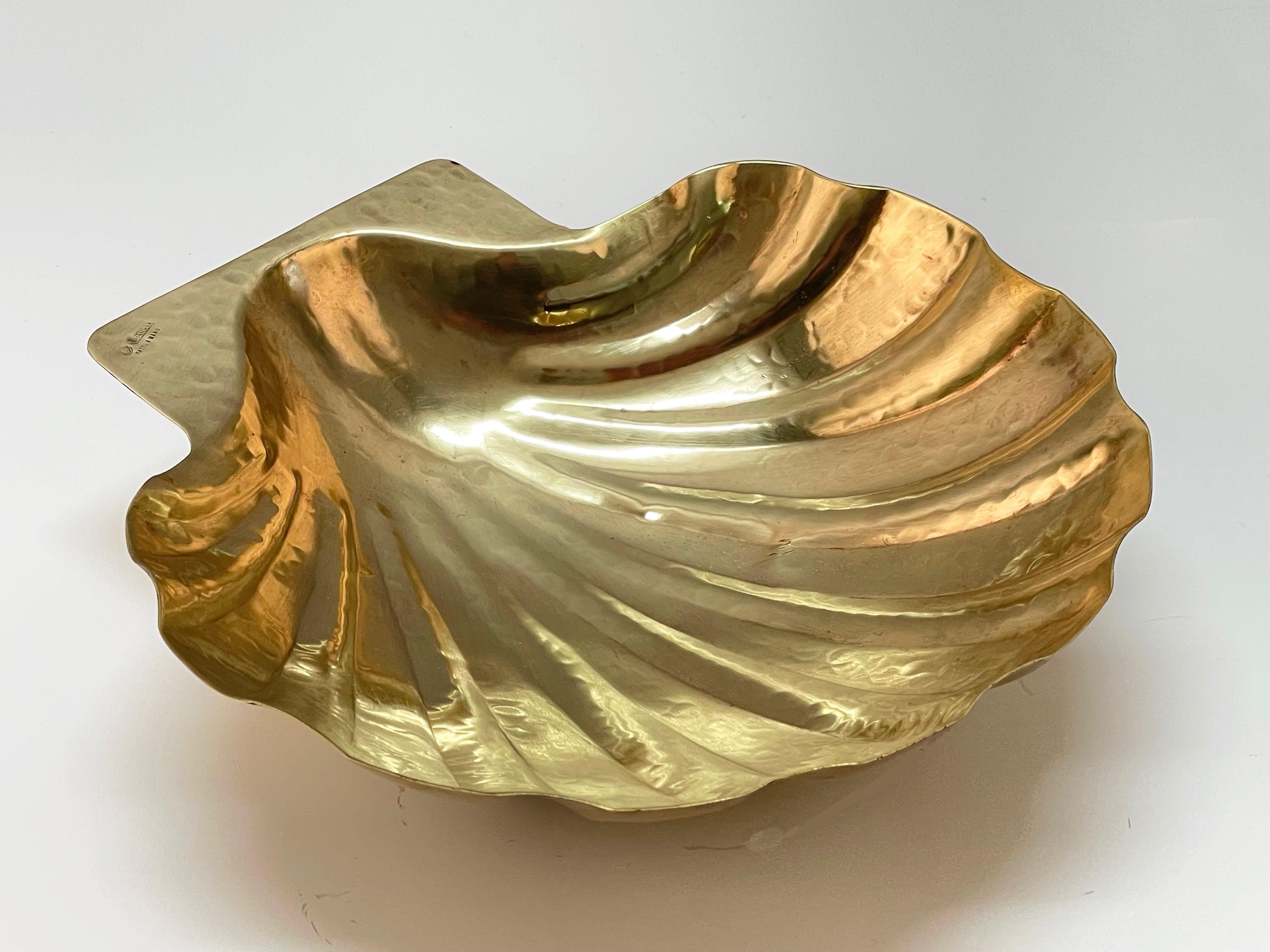 Renzo Cassetti Midcentury Italian Handmade Brass Shell-Shaped Bowl, 1960s 7