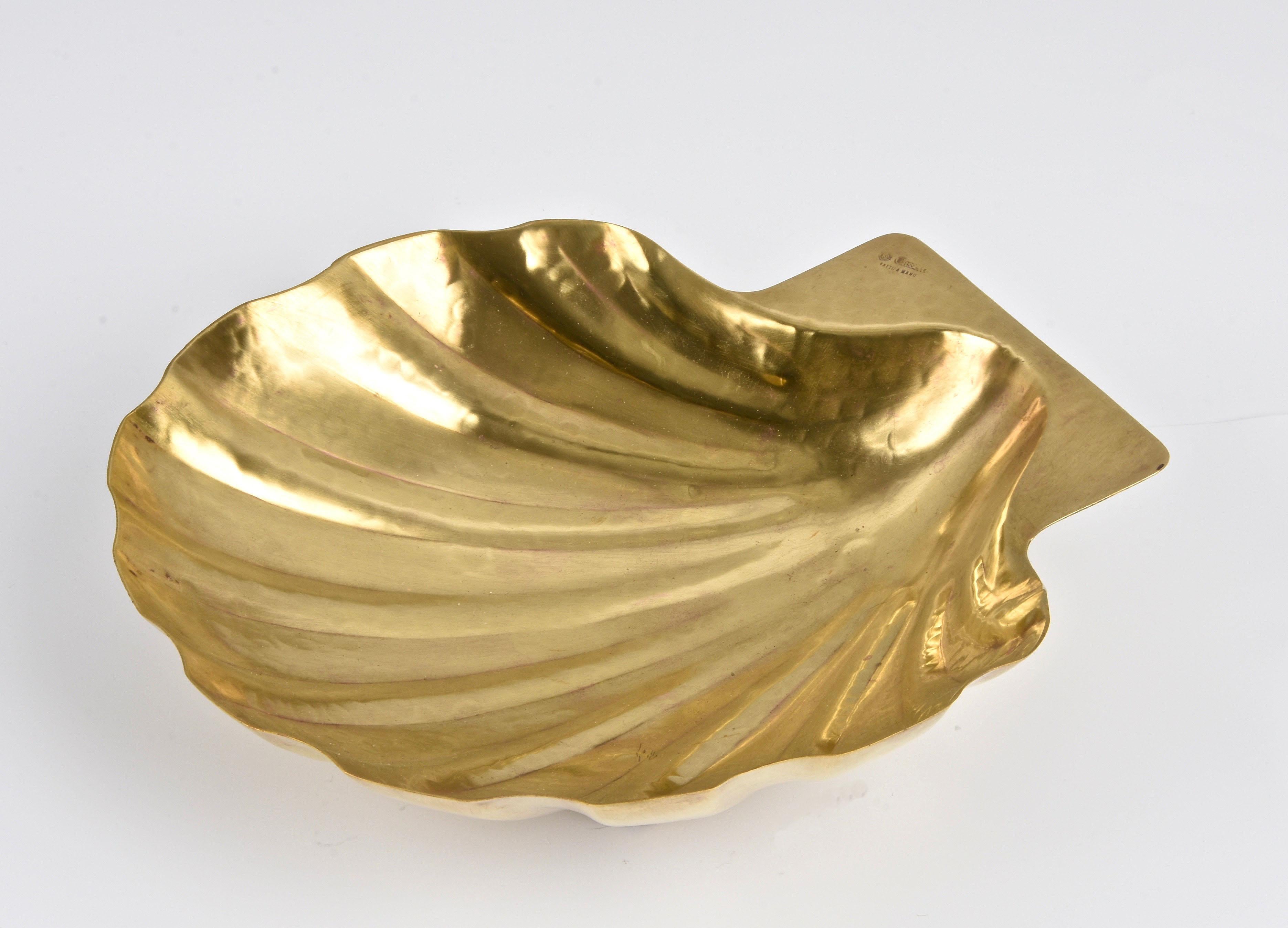 Mid-Century Modern Renzo Cassetti Midcentury Italian Handmade Brass Shell-Shaped Bowl, 1960s