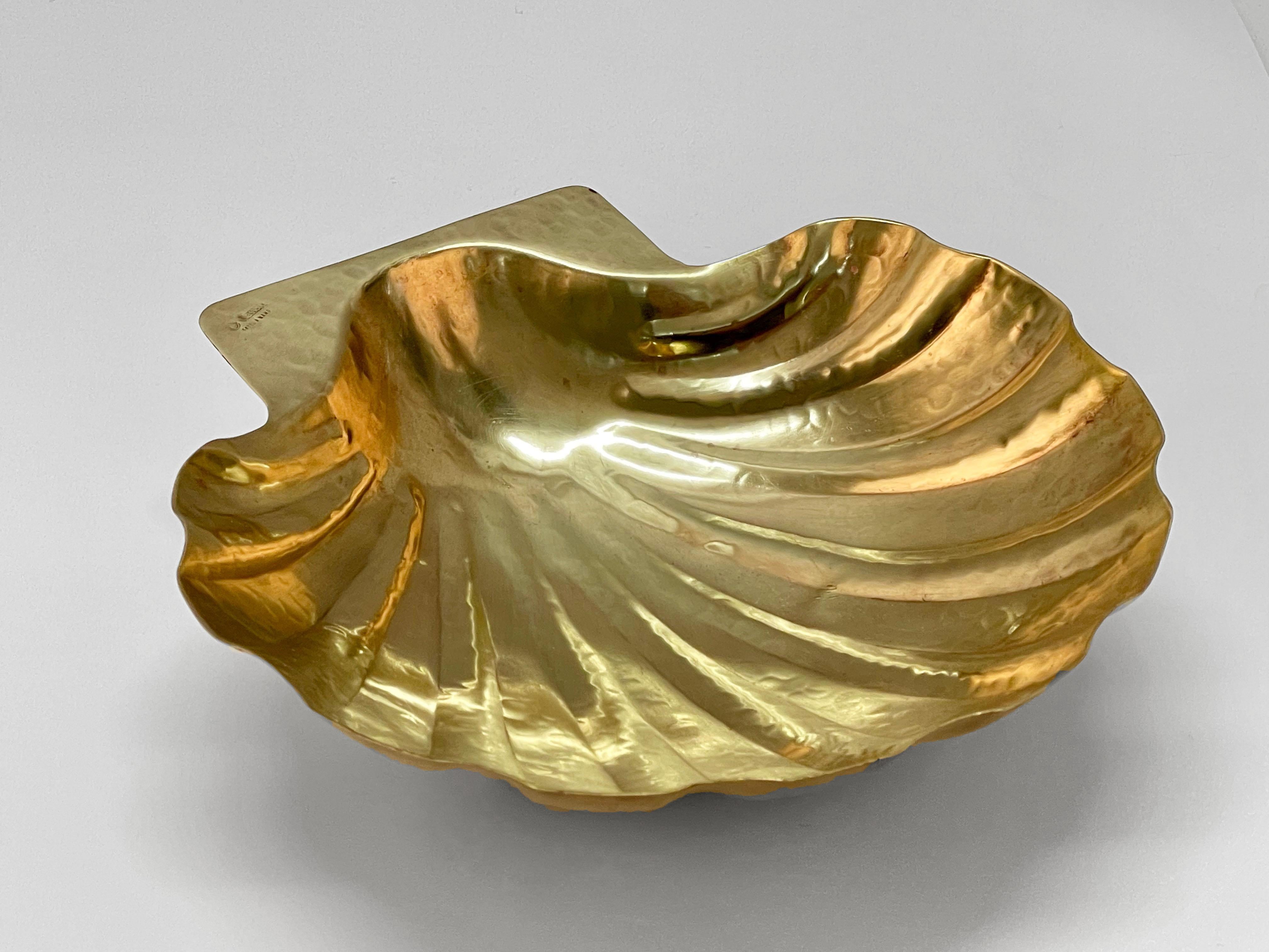 Mid-20th Century Renzo Cassetti Midcentury Italian Handmade Brass Shell-Shaped Bowl, 1960s