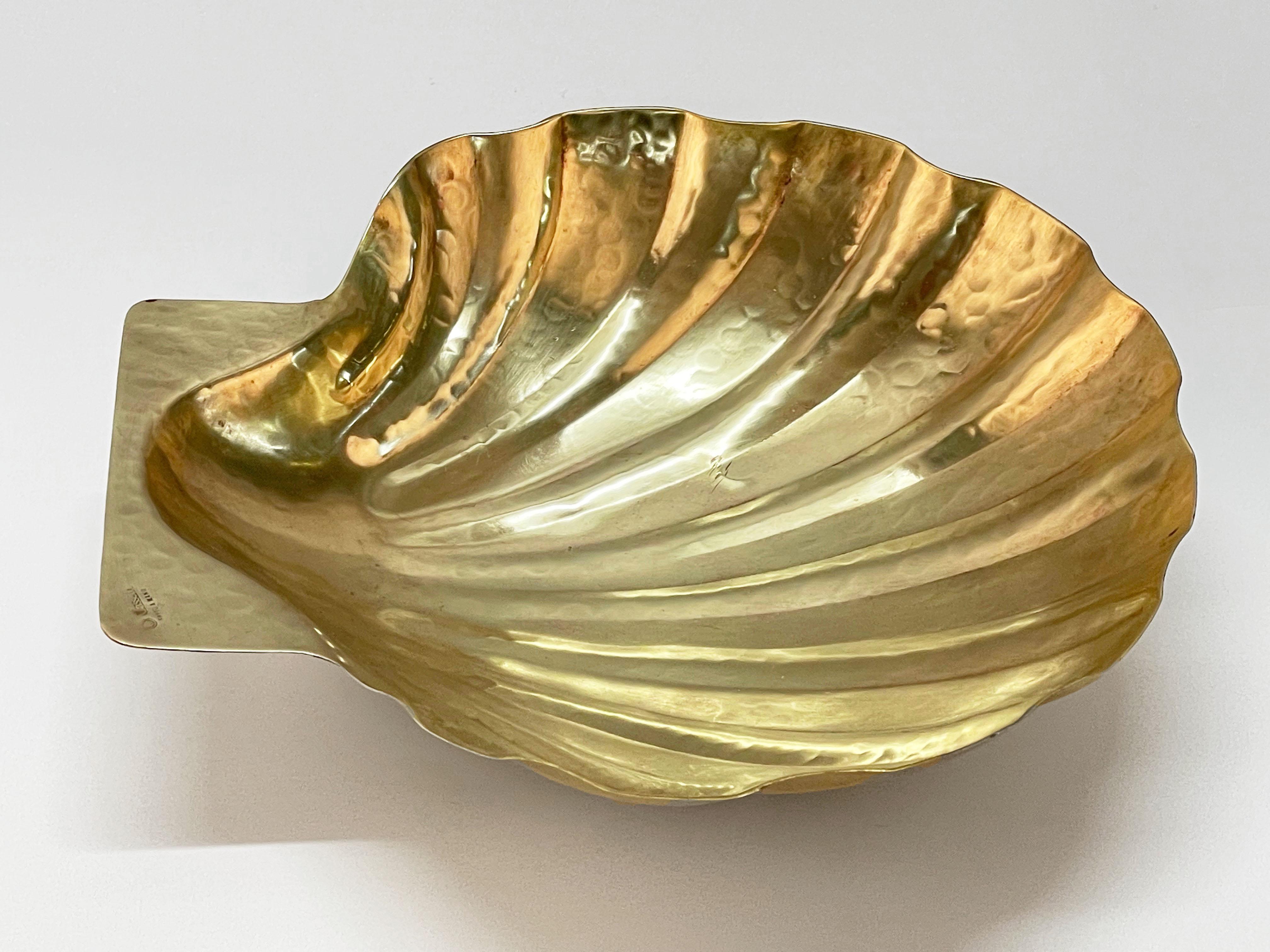 Renzo Cassetti Midcentury Italian Handmade Brass Shell-Shaped Bowl, 1960s 1