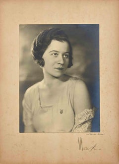 Vintage Portrait of Mrs Gilles - Photograph by Renzo Cinti - 1940