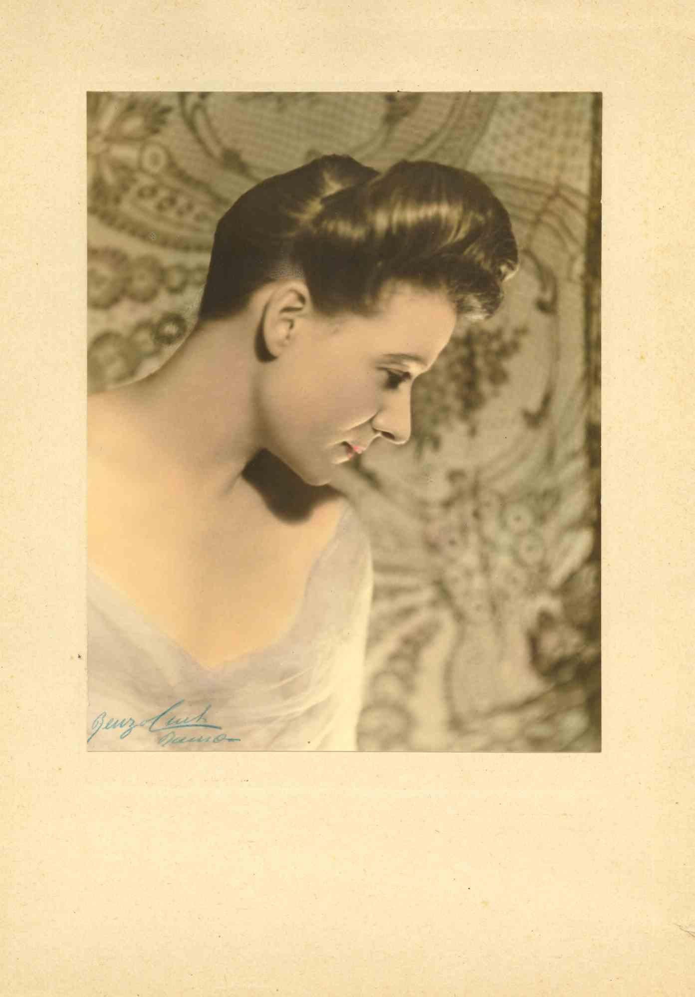  Renzo Cinti Portrait Photograph – Porträt von Frau Gilles - Fotografie realisiert von Renzo Cinti - 1940er Jahre