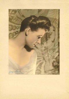 Vintage Portrait of Mrs Gilles - Photograph realized by Renzo Cinti - 1940s