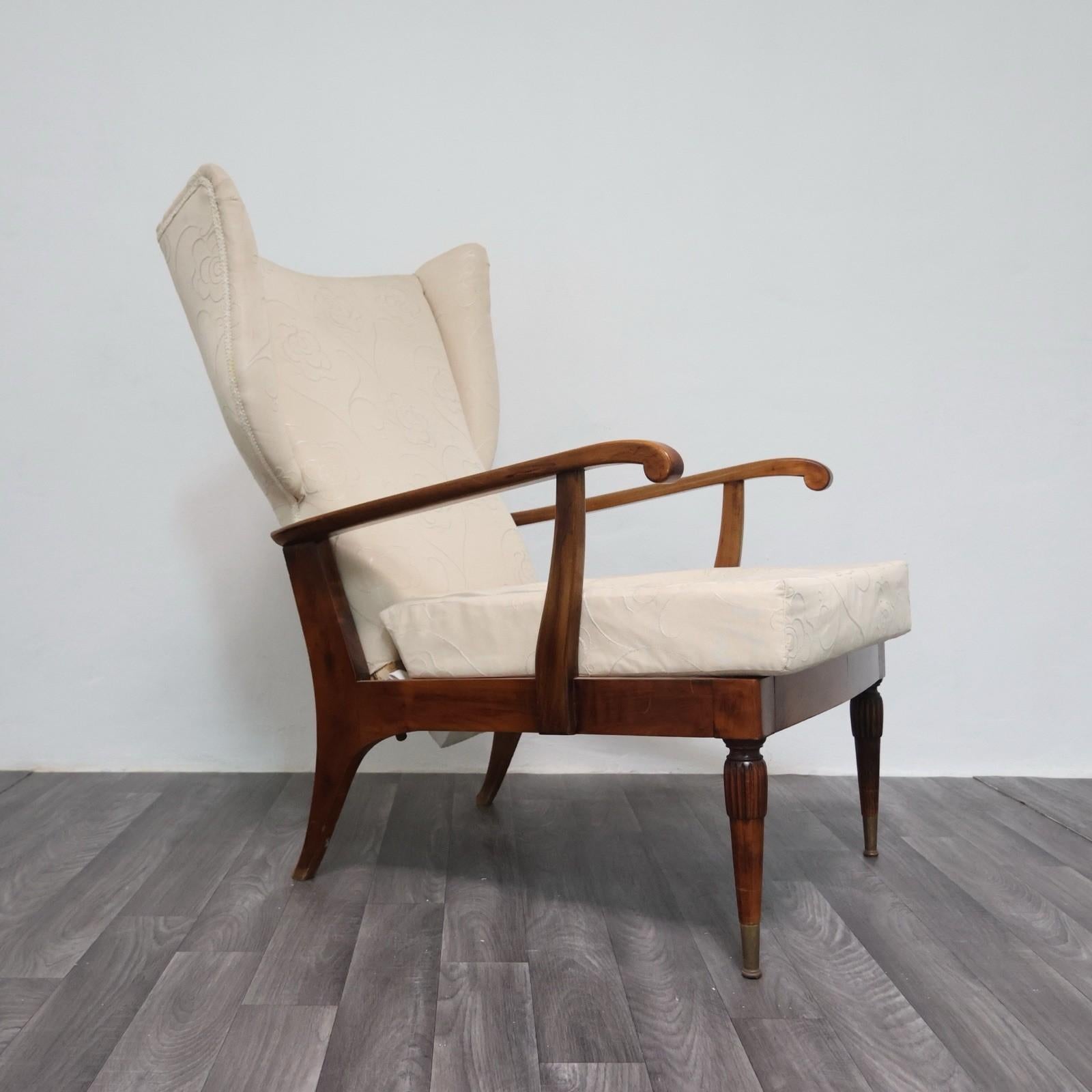 Renzo Franchi Camerani Poltrona Reclinabile Mod. Camea 1950 Design Mitte des Jahrhunderts.

Struttura interamente in legno, rivestimento in tessuto floreale di colore Beige.

L'articolo è in buone condizioni conservative, non vi è alcun difetto
