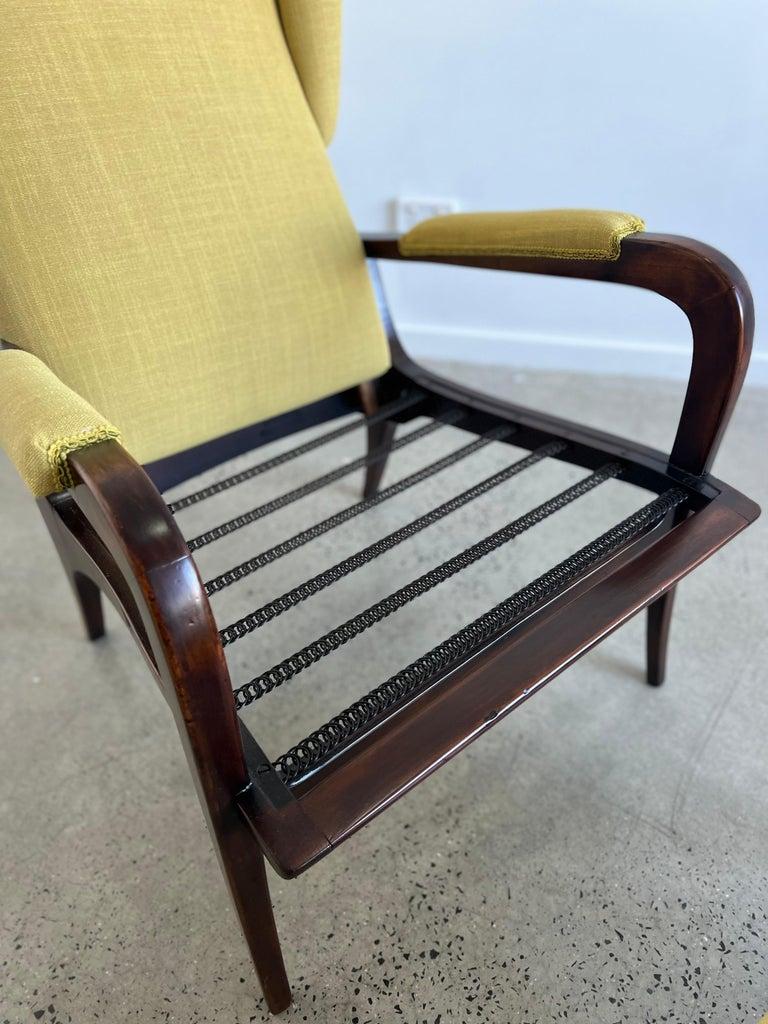 Cerise Fauteuil inclinable Renzo Franchi pour Brianzola Camera Lounge avec pouf en vente