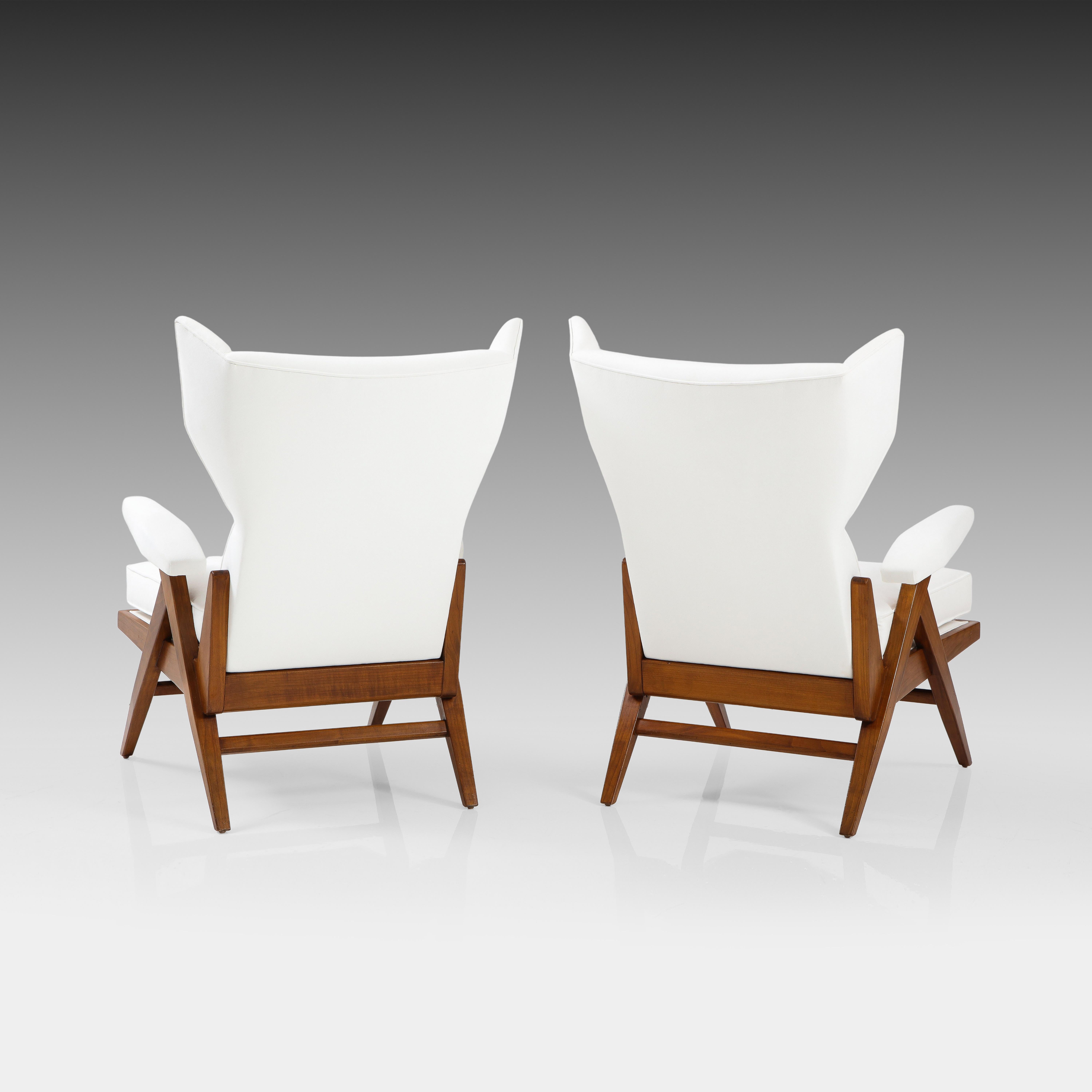 Renzo Franchi für Camerani Seltenes Paar weißer „Camea“-Loungesessel, 1950er Jahre (Kunstwildleder) im Angebot
