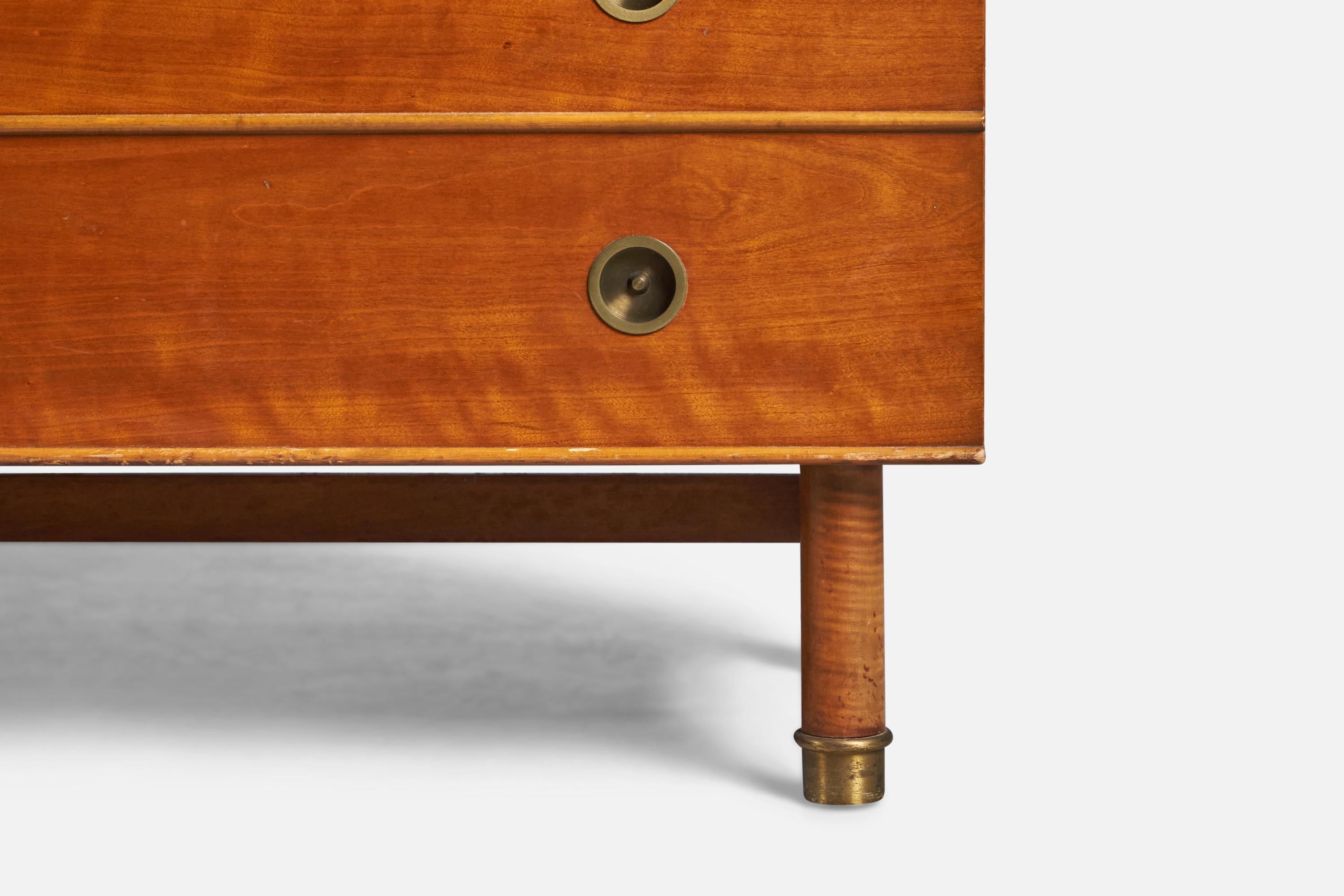 Renzo Rutili, Dresser, Mahogany, Maple, Brass, USA, 1950s In Good Condition For Sale In High Point, NC