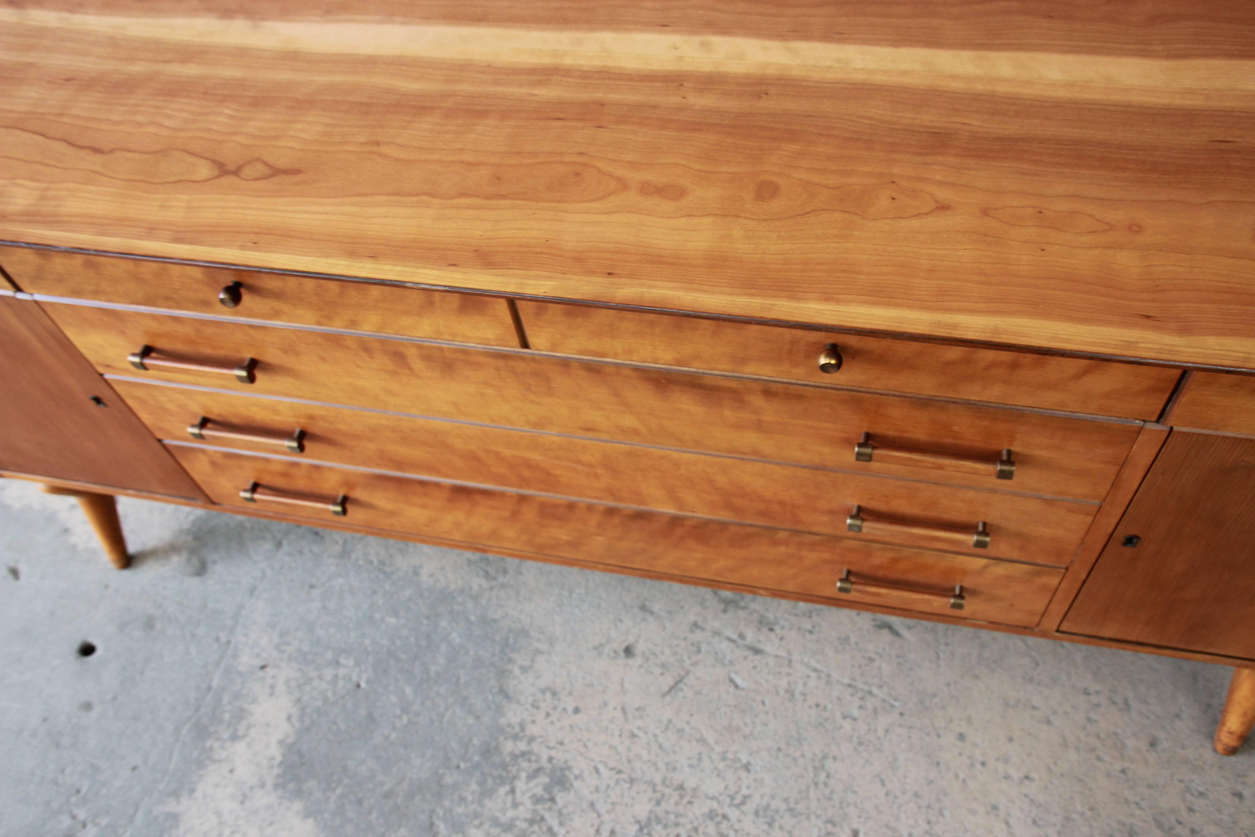 Renzo Rutili for Johnson Furniture Co. Mid-Century Modern Sideboard Credenza 6