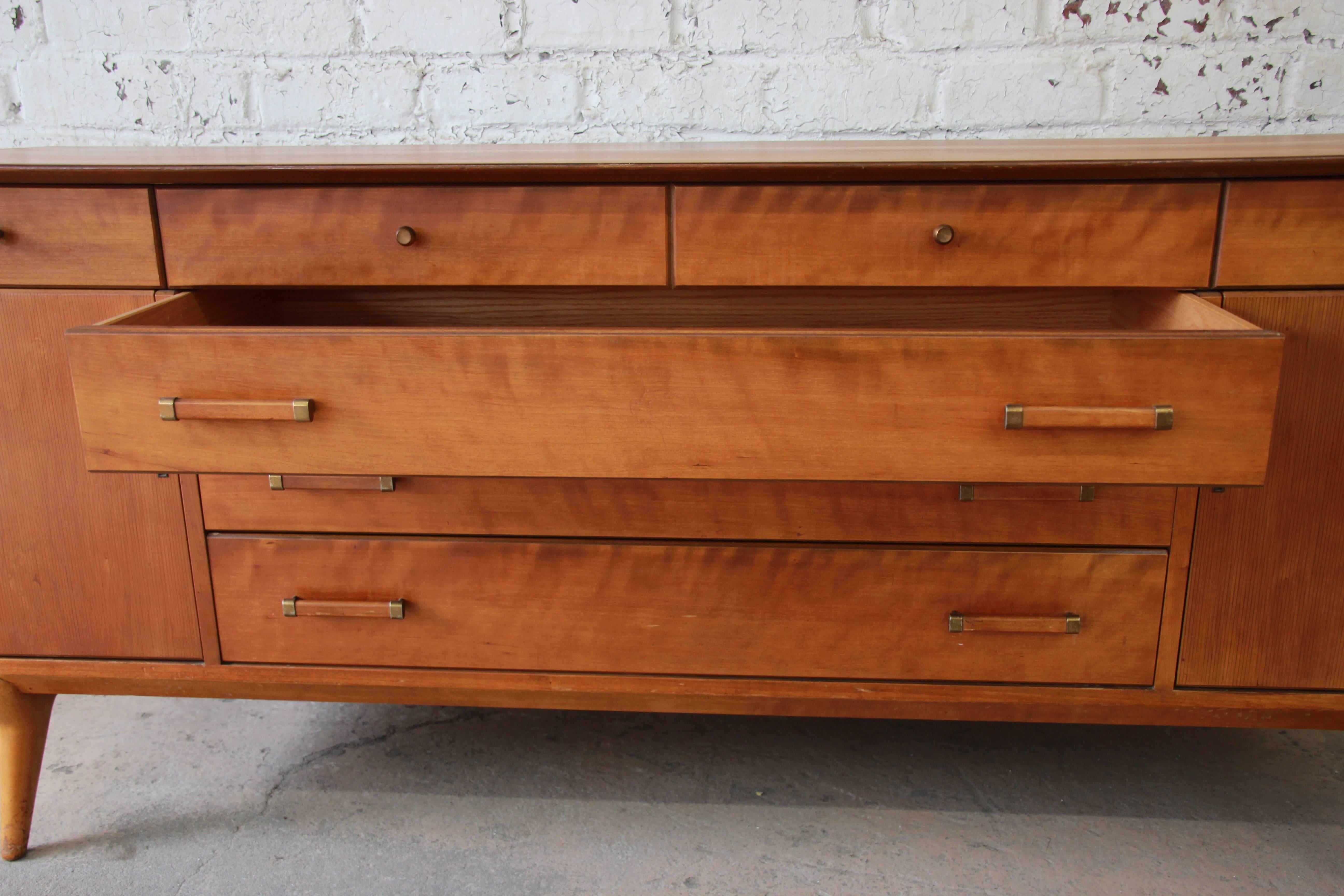 Renzo Rutili for Johnson Furniture Co. Mid-Century Modern Sideboard Credenza 9