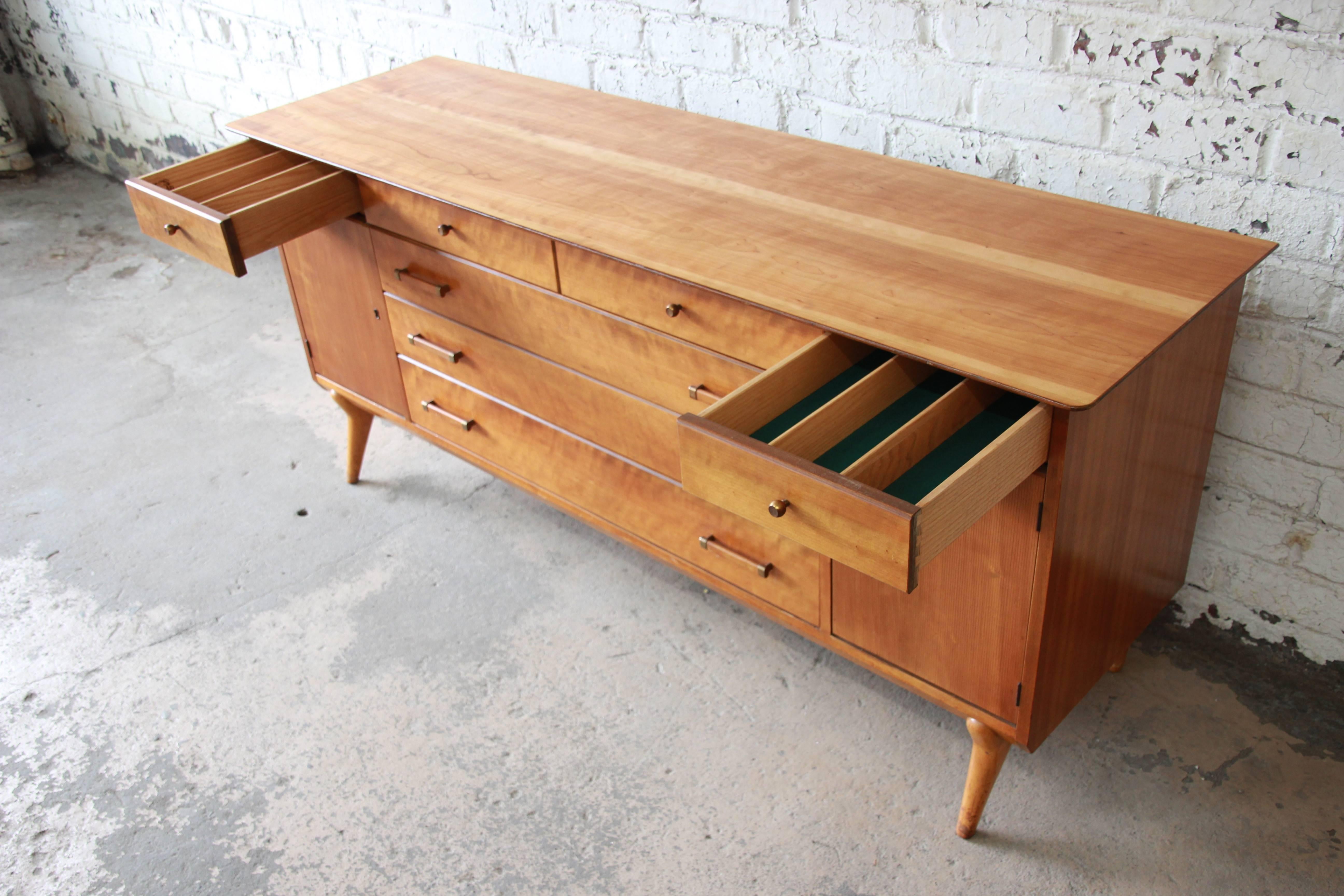 Renzo Rutili for Johnson Furniture Co. Mid-Century Modern Sideboard Credenza 3