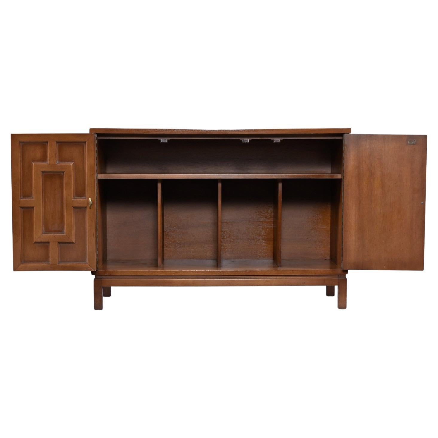 Armario Credenza Bar Seco Calado Estilo Renzo Rutili Moderno de mediados de siglo en venta