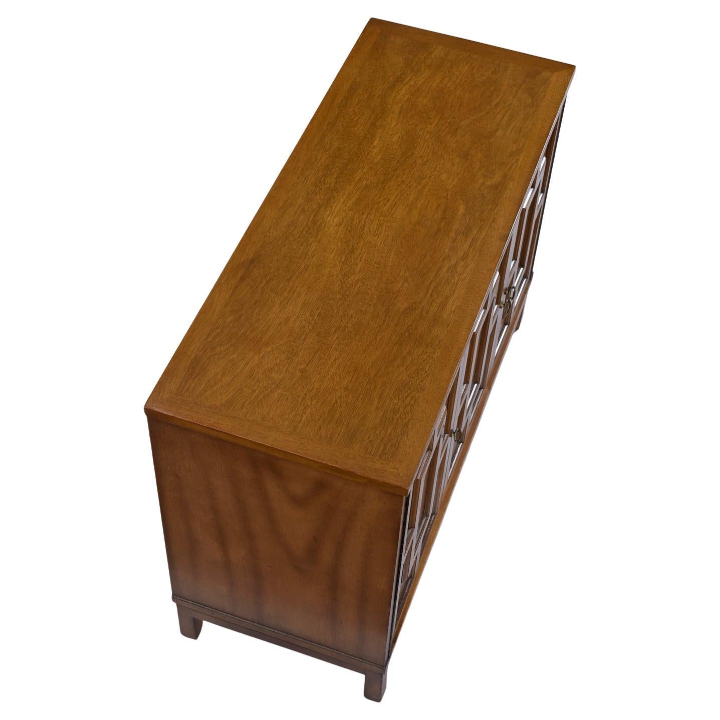 Armario Credenza Bar Seco Calado Estilo Renzo Rutili en Bueno estado para la venta en Chattanooga, TN