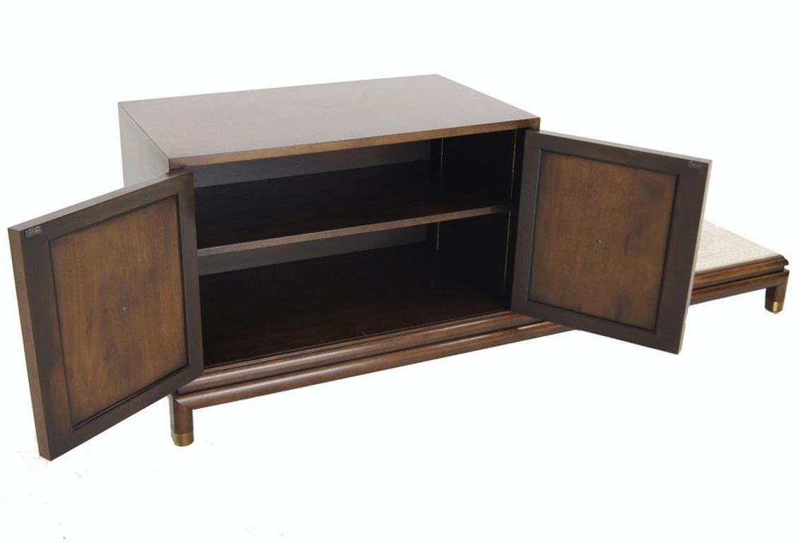 Lacquered Renzo Rutily Mid Century Modern Two Doors Hall Entry Credenza For Sale