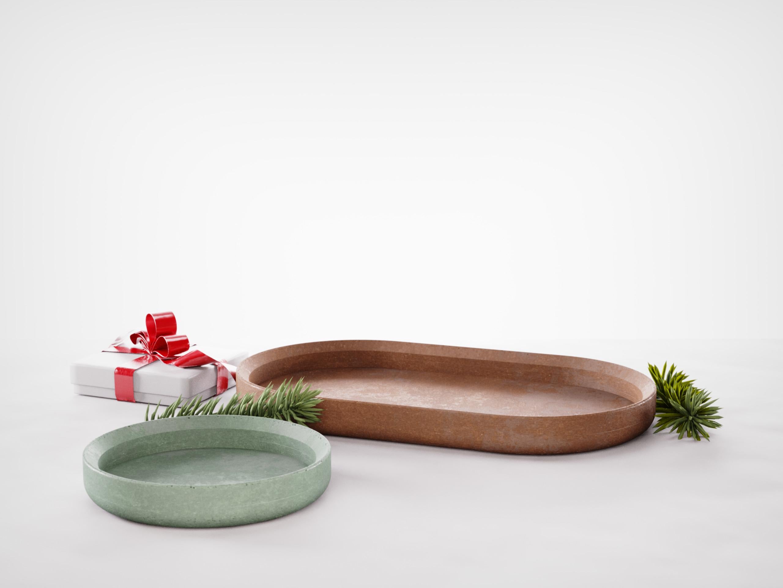 Now available in Christmas Edition!
Renzo Line is a family of multipurpose trays with a very smooth surface and soft curved edges, now available in different color compositions. Each piece is a unique, no two are the same. All products are fully