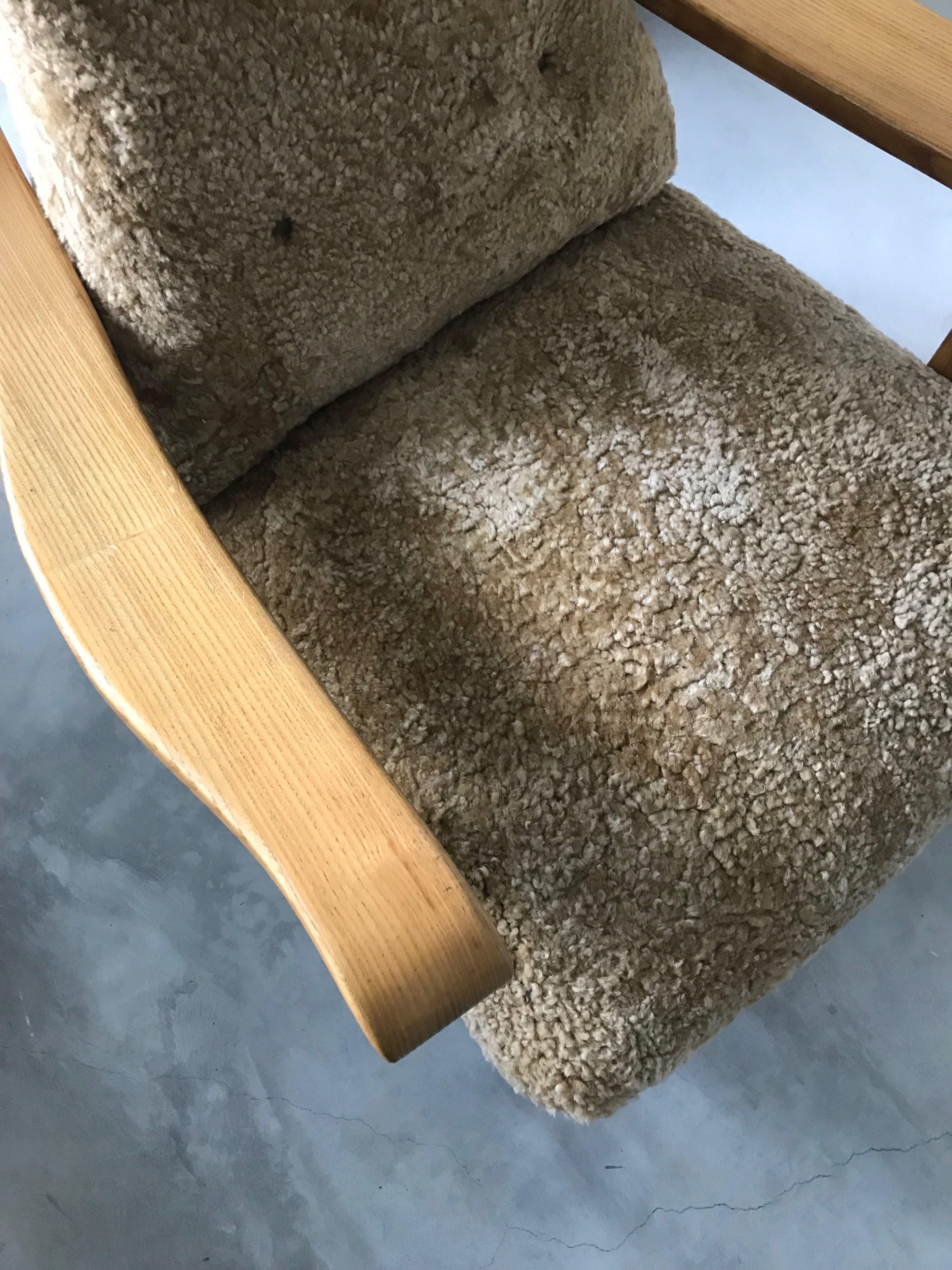 Mid-20th Century Renzo Zavanella (Attribution) Lounge Chair, Ottoman, Sheepskin, Oak, Italy 1940s