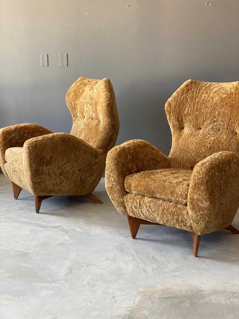 Mid-Century Modern Renzo Zavanella, Organic Lounge Chairs, Sheepskin, Walnut, Italy, 1950s