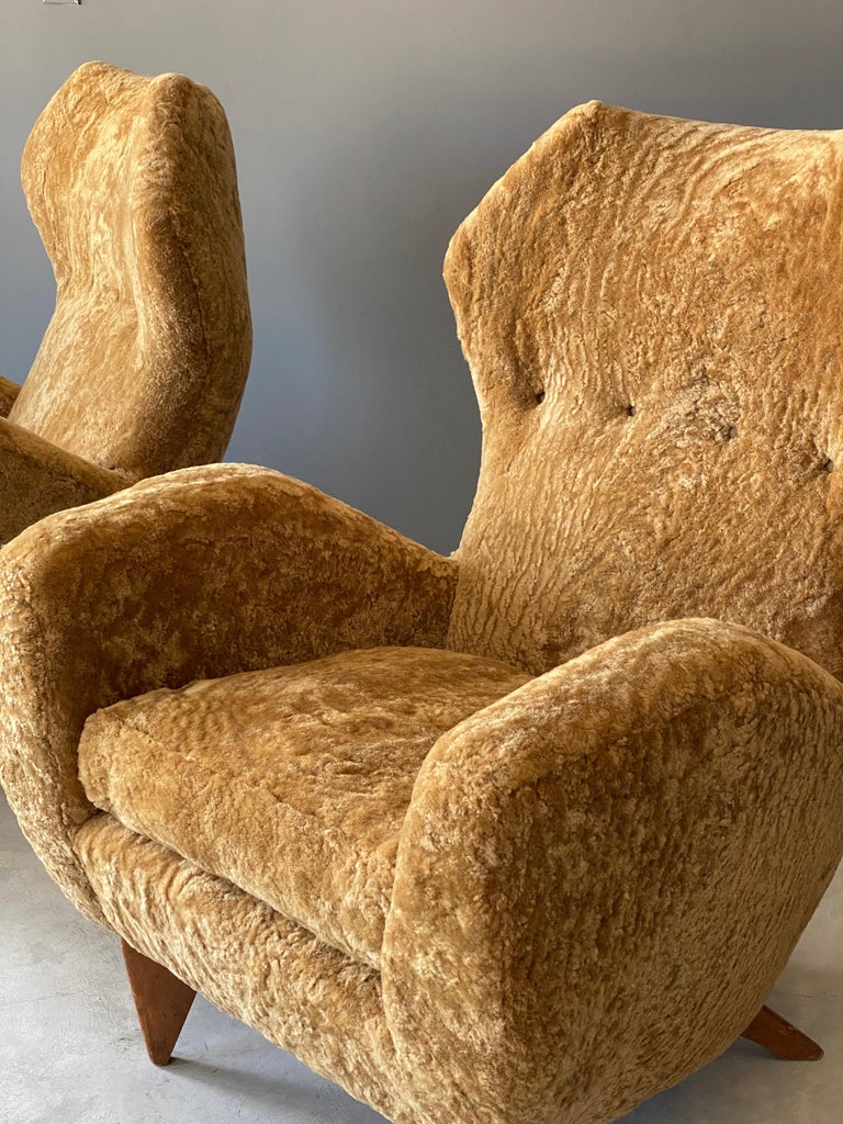 Renzo Zavanella, Organic Lounge Chairs, Sheepskin, Walnut, Italy, 1950s 2