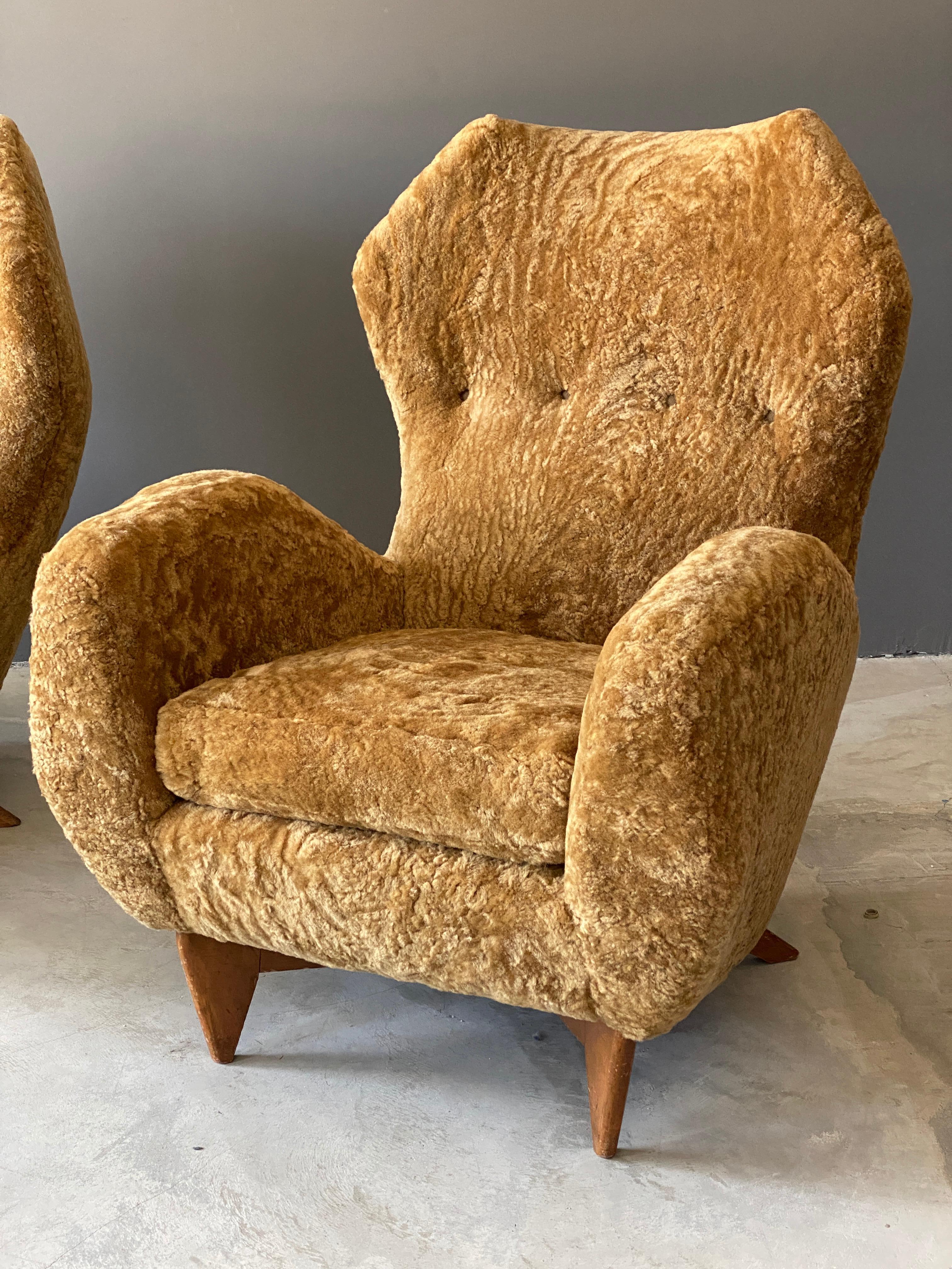 Renzo Zavanella, Organic Lounge Chairs, Sheepskin, Walnut, Italy, 1950s 3