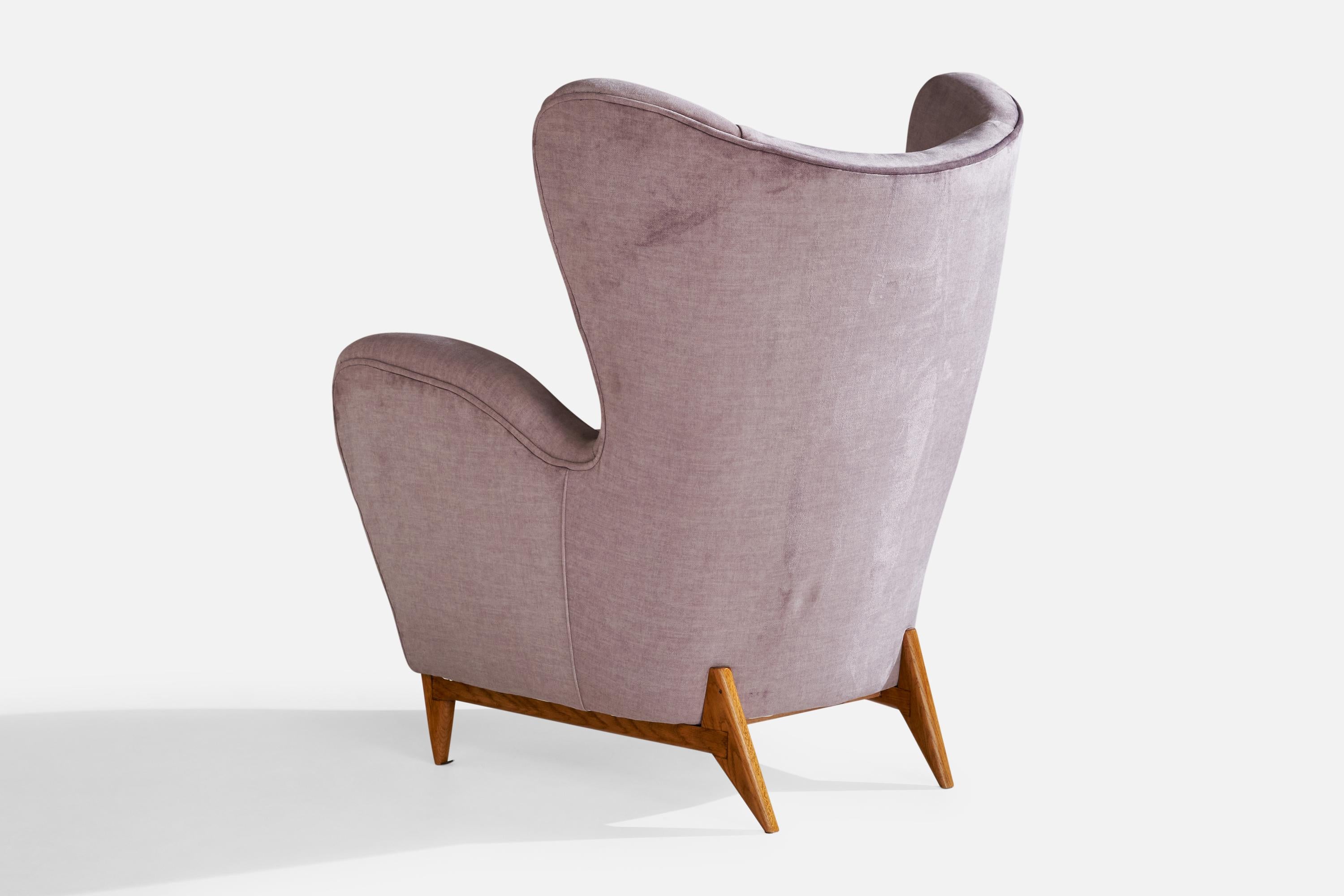 Velours Attribution Renzo Zavenella, chaises longues, velours, bois, Italie, années 1940 en vente