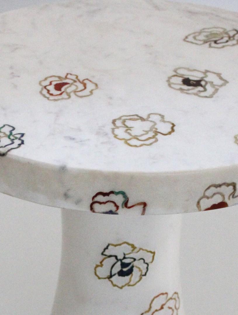 Repeating Roses Table Inlay in White Marble By Stephanie Odegard In New Condition For Sale In New York, NY