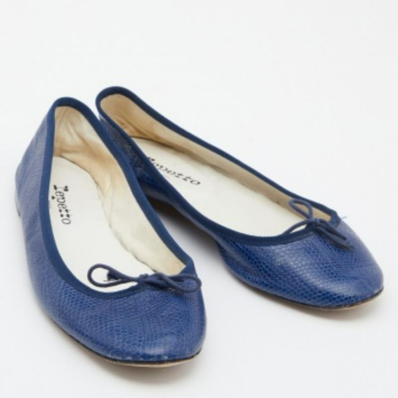 Donna Repetto Ballerine con fiocco in pelle blu in rilievo taglia 40 in vendita
