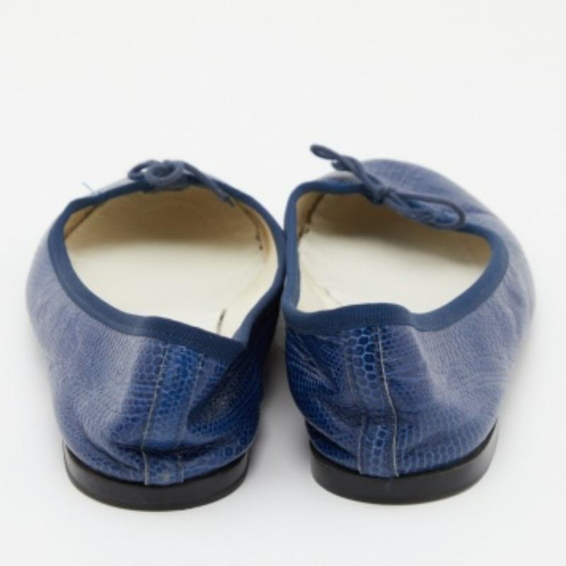 Repetto Ballerine con fiocco in pelle blu in rilievo taglia 40 in vendita 1