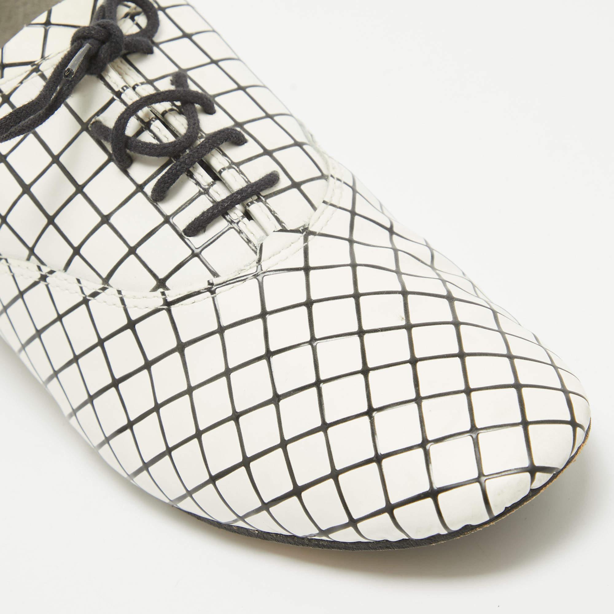Repetto White/Black Printed Leather Derby Size 39 2