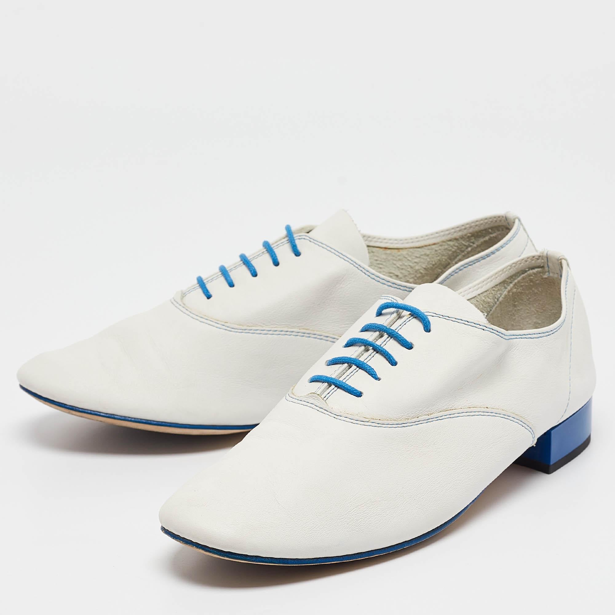 Practical fashionable and durableâ€”these designer loafers are carefully built to be fine companions to your everyday style. They come made using the best materials to be a prized buy.